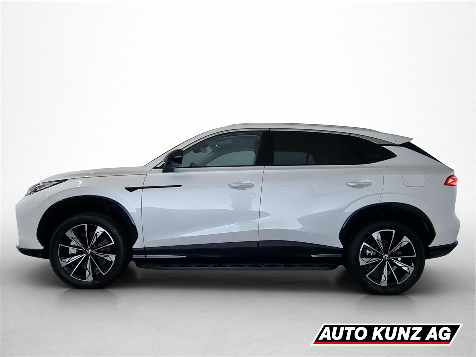 MG MG HS 1.5 T PHEV Luxury-image-2
