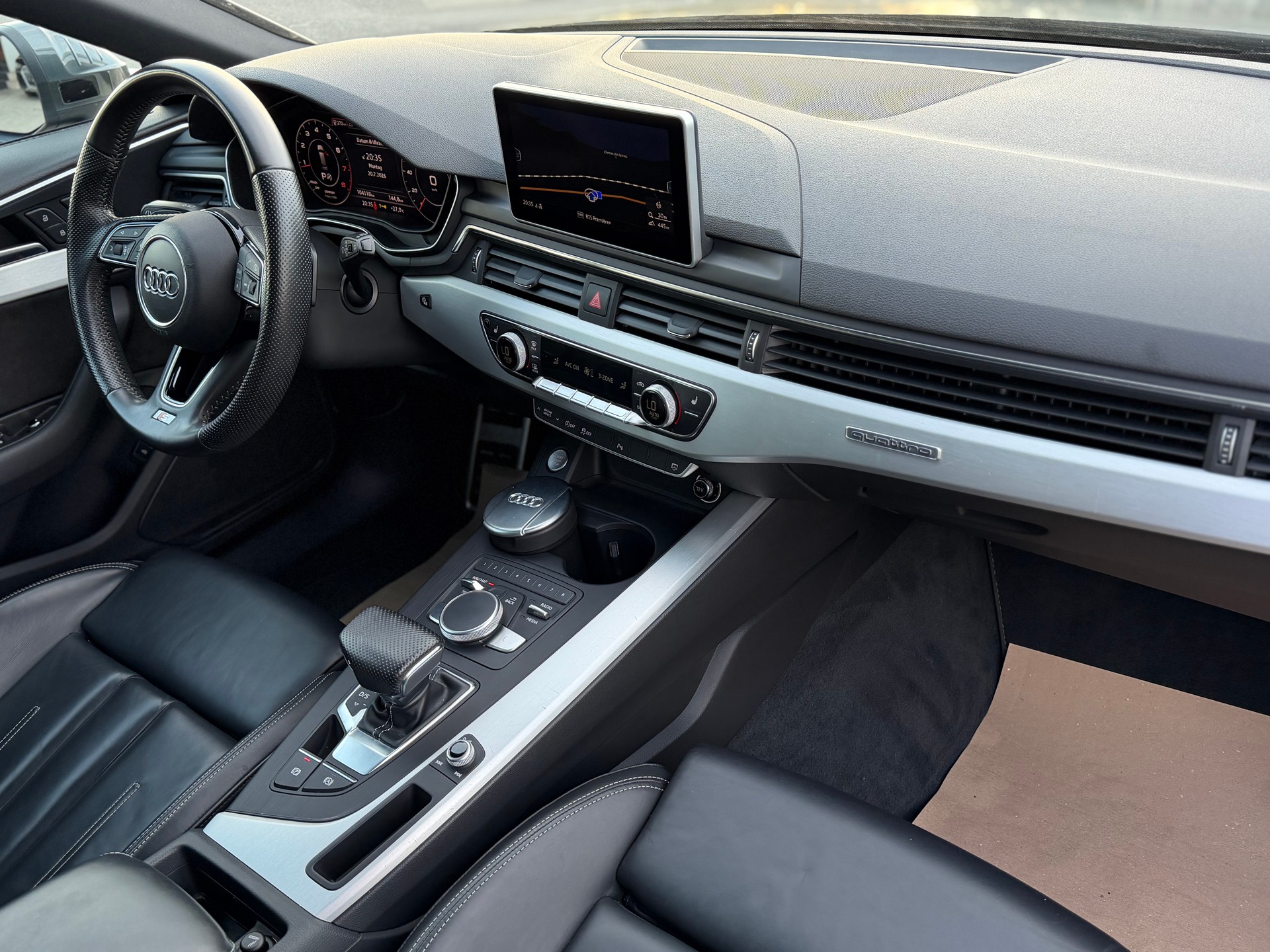 AUDI A4 Avant 2.0 TFSI Sport quattro S-tronic-image-15