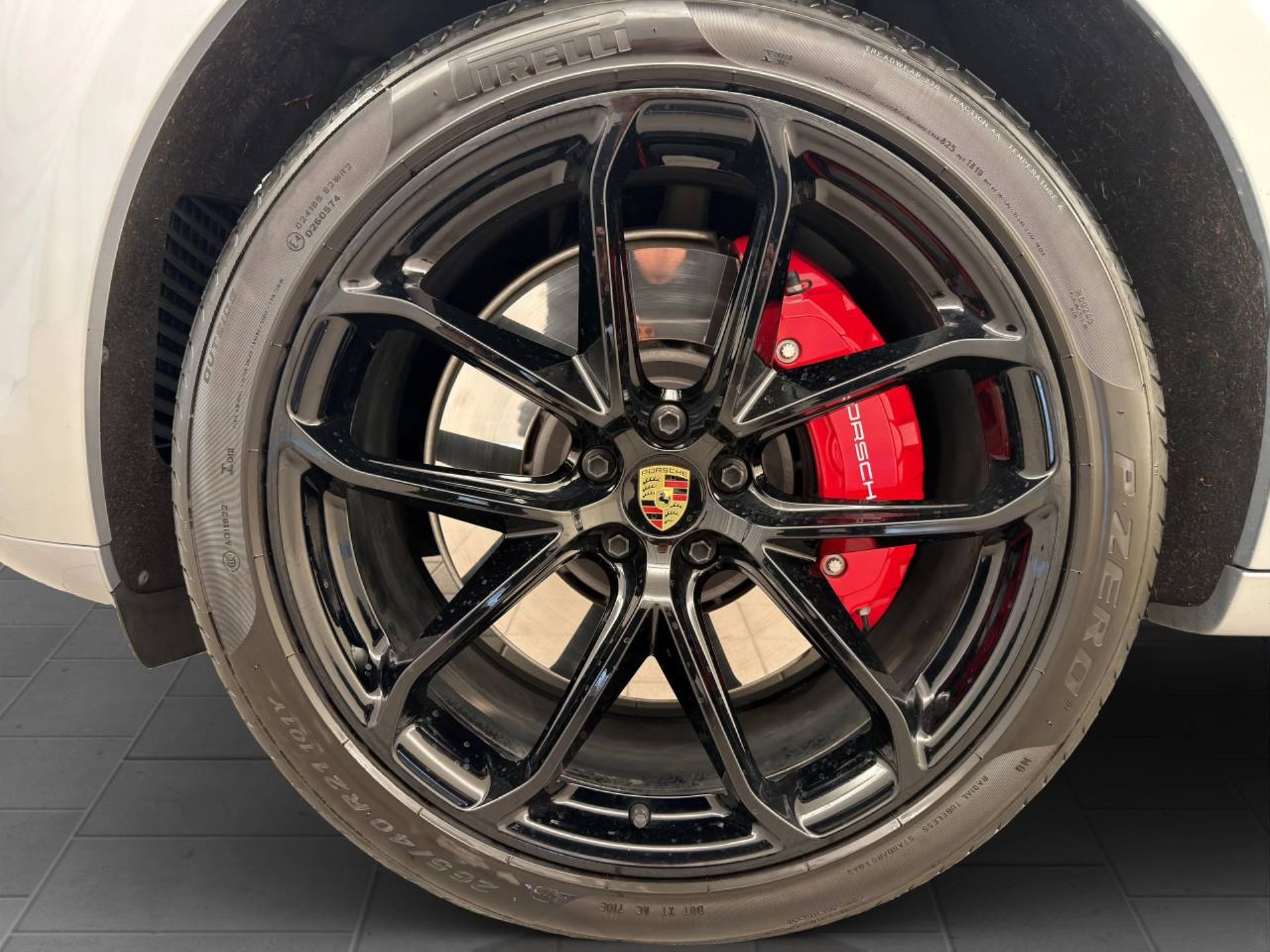 PORSCHE Macan GTS-image-10