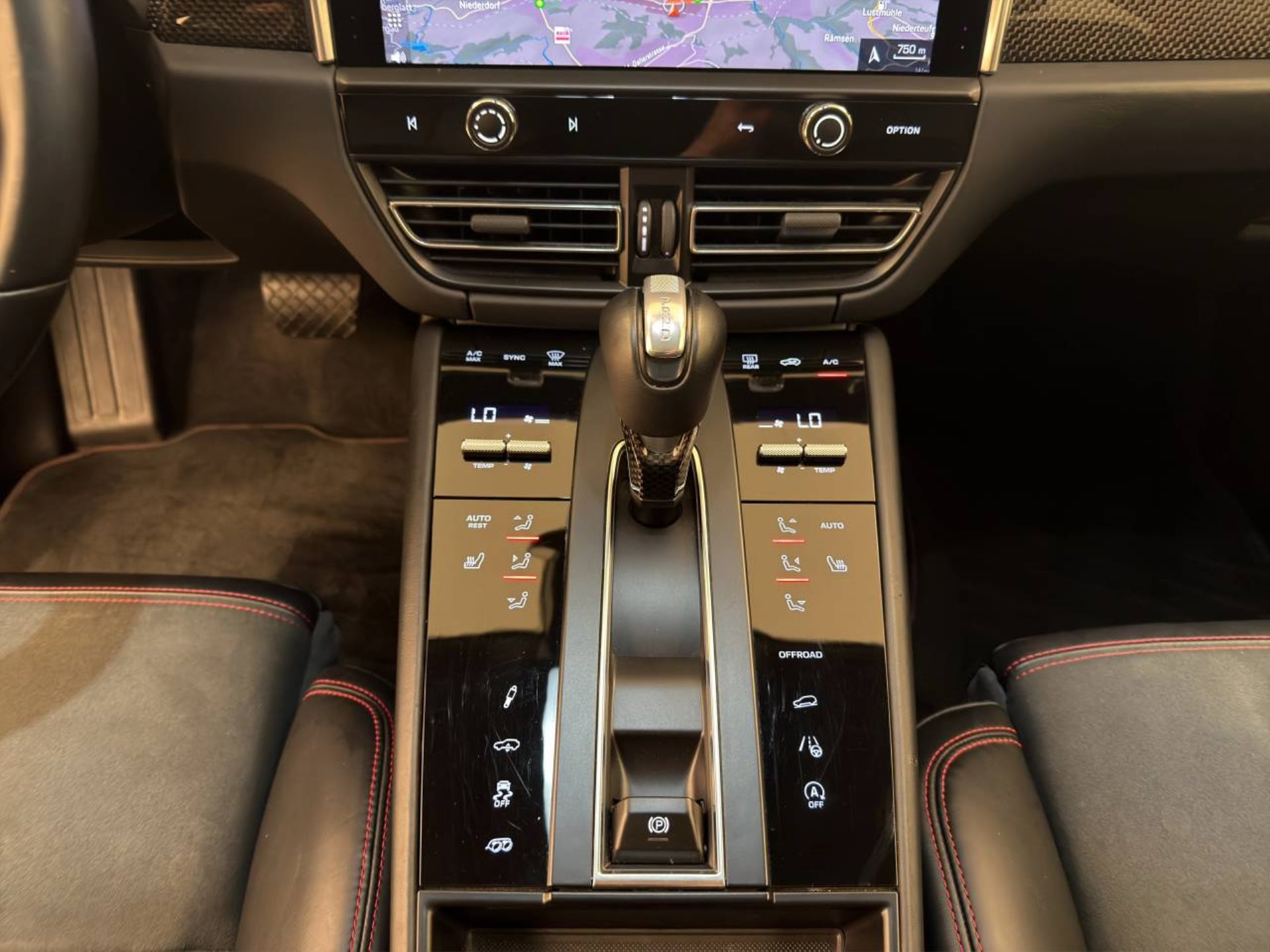 PORSCHE Macan GTS-image-15
