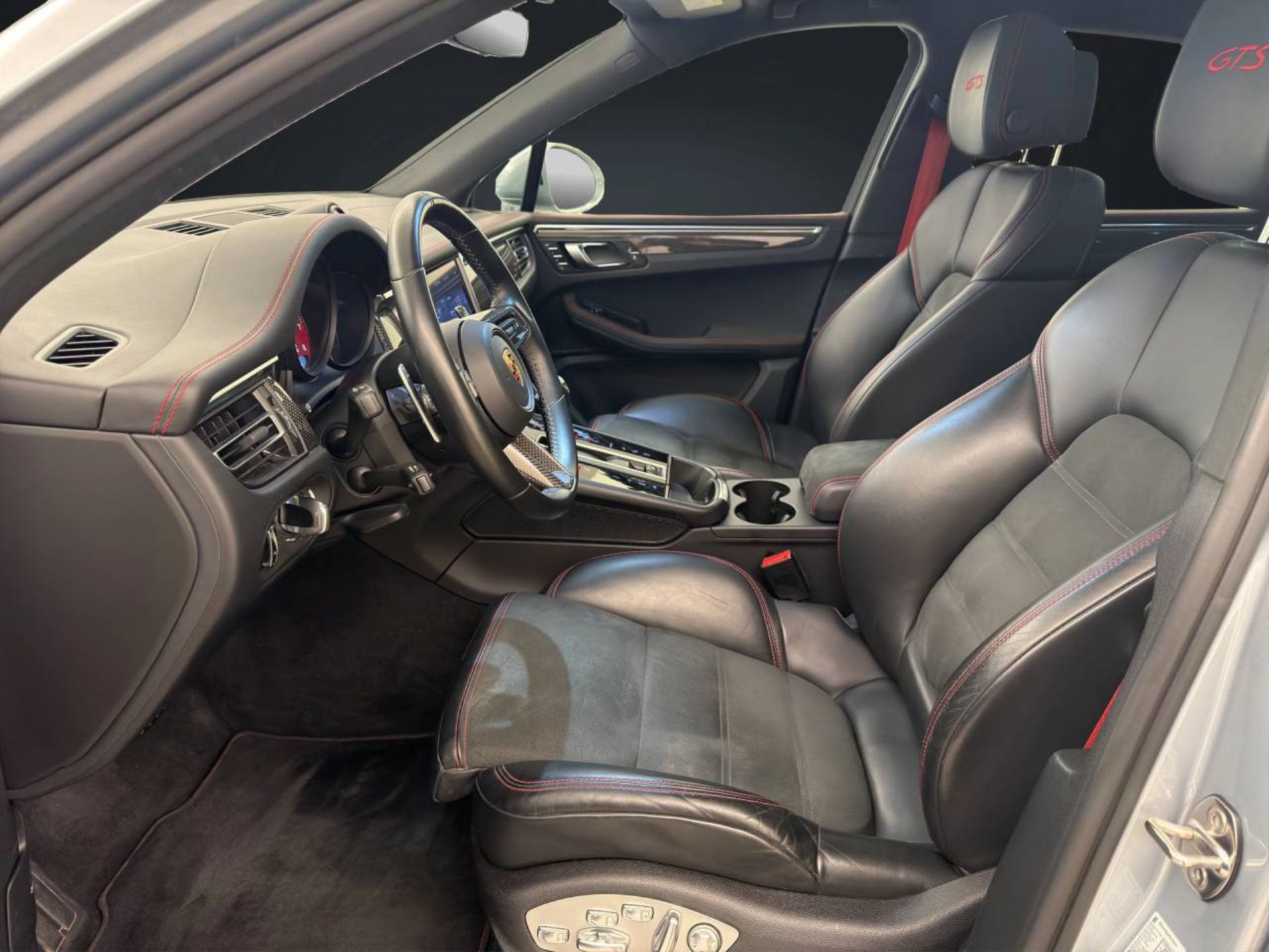 PORSCHE Macan GTS-image-4