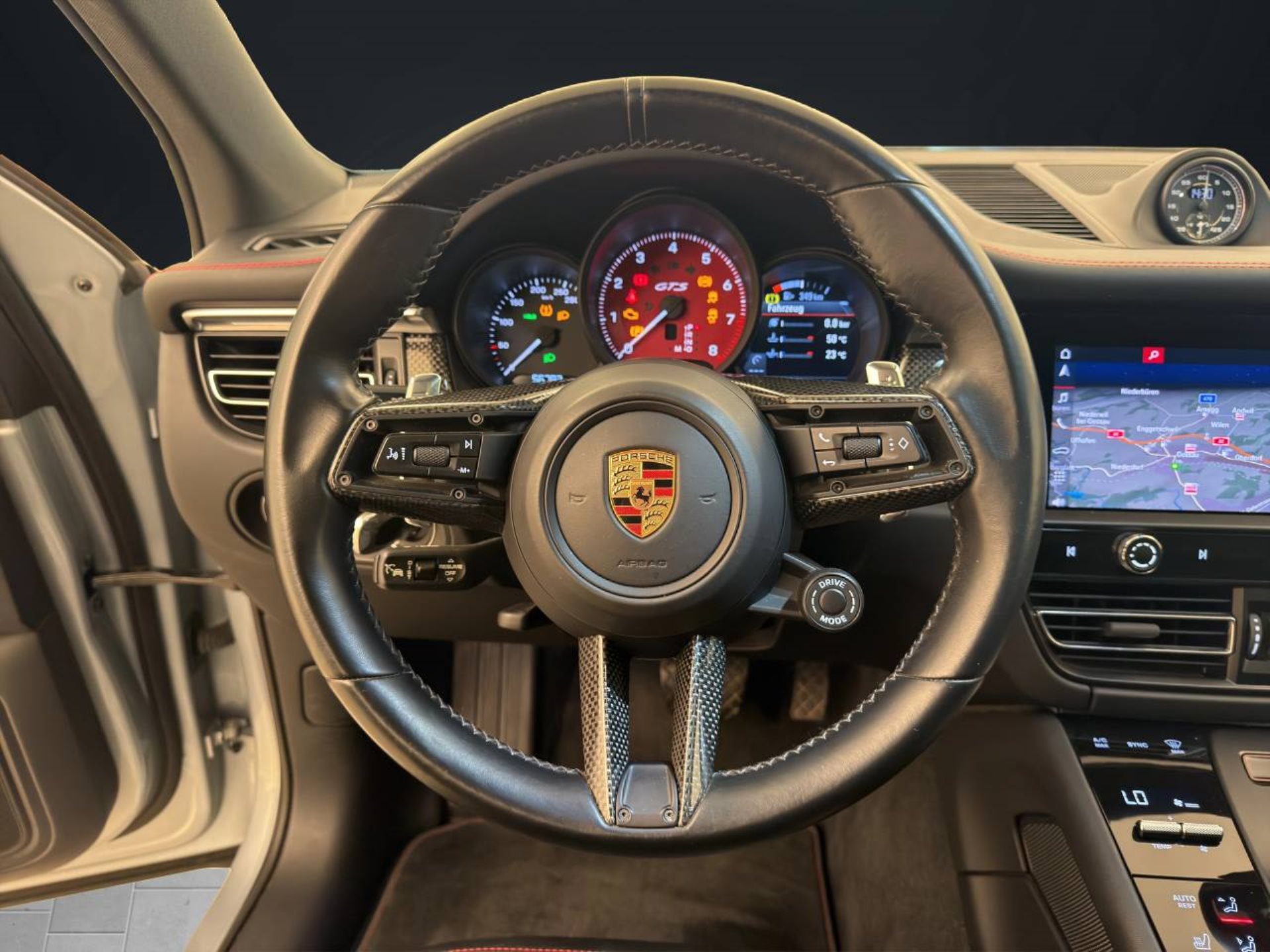 PORSCHE Macan GTS-image-12