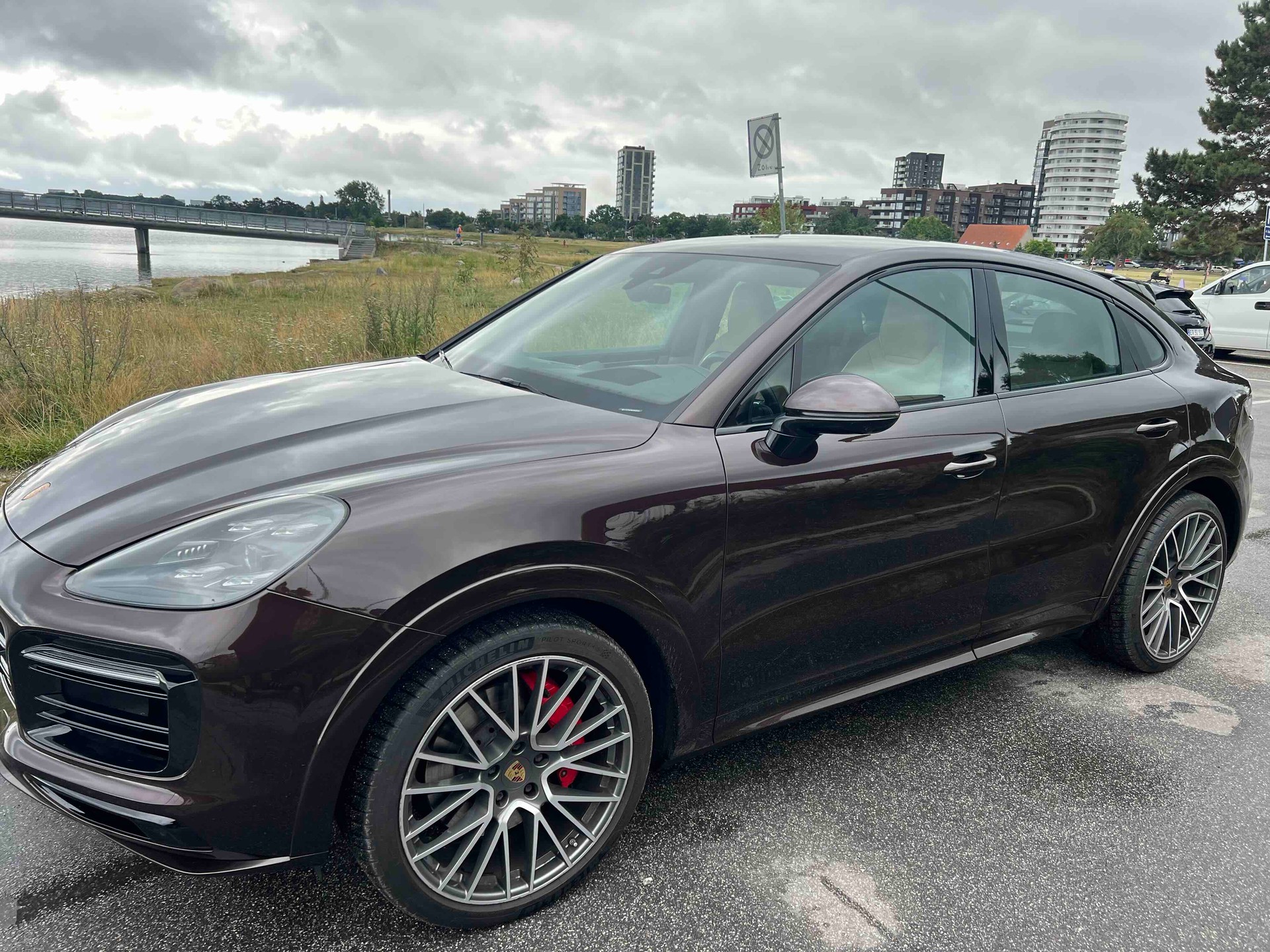 PORSCHE 4.0 V8 GTS Coupé-image-0