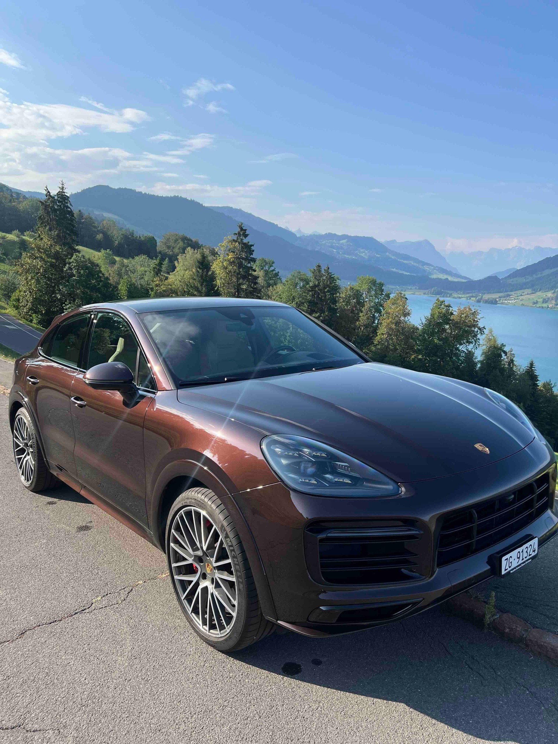 PORSCHE 4.0 V8 GTS Coupé-image-0