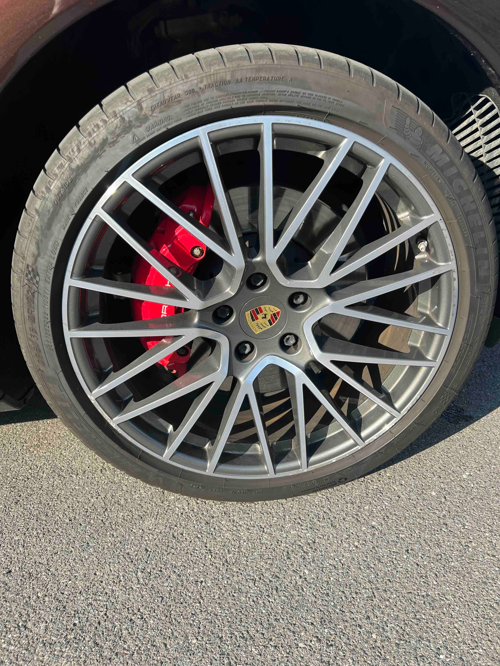 PORSCHE 4.0 V8 GTS Coupé-image-14