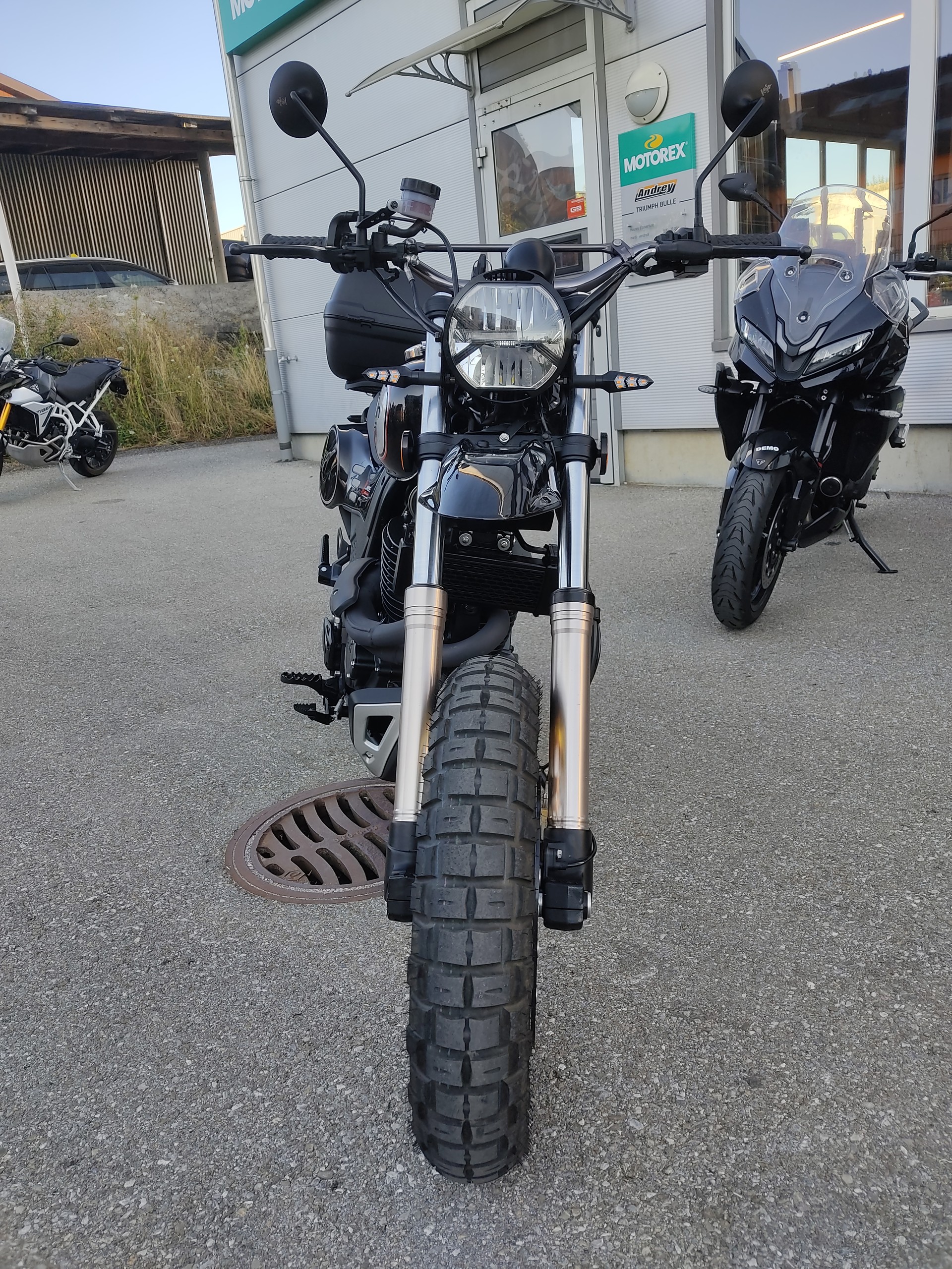 MASH 650 X-Ride-image-6