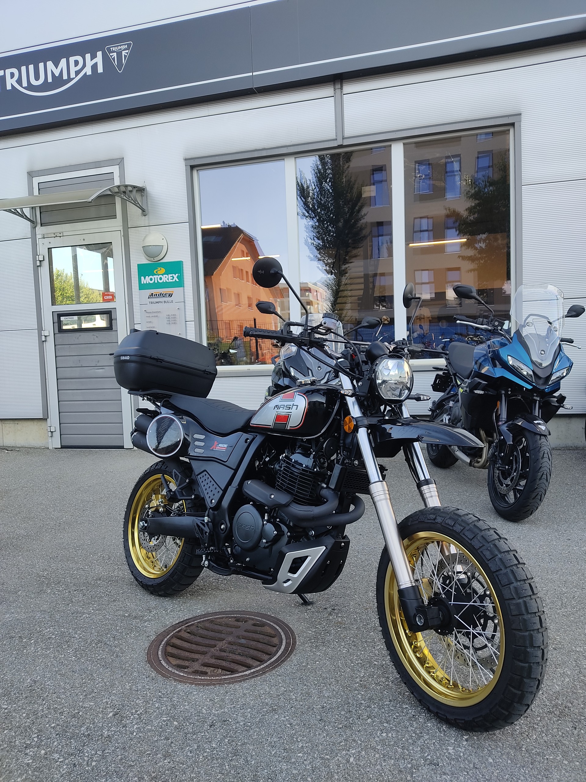 MASH 650 X-Ride