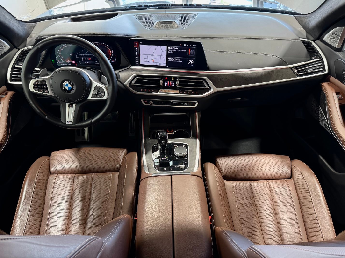 BMW X7 40i xDrive M-Sport-image-12