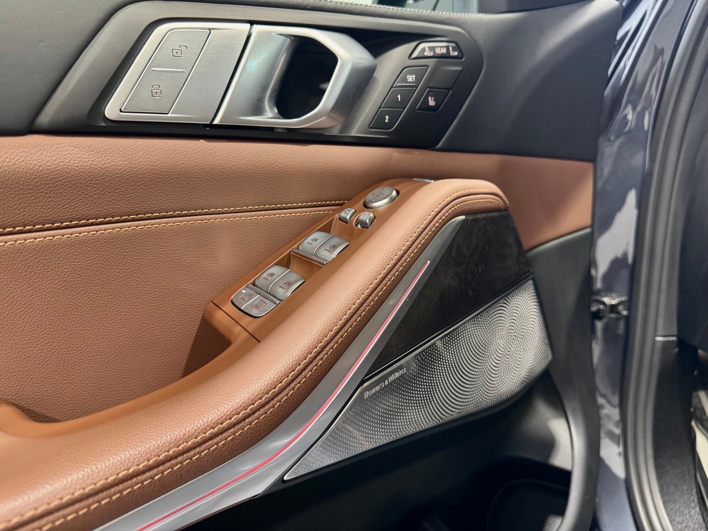 BMW X7 40i xDrive M-Sport-image-9
