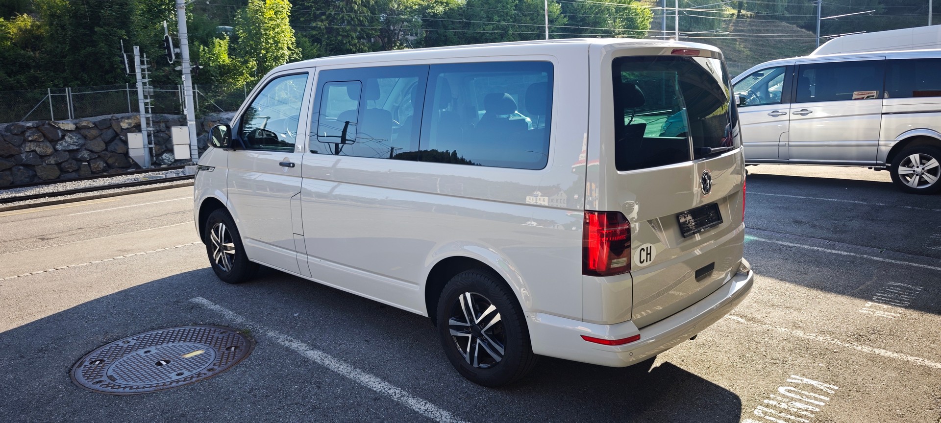 VW T6.1 Multivan 2.0 TDI Liberty Edition DSG-image-5