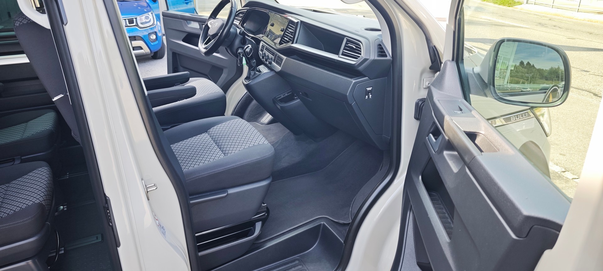 VW T6.1 Multivan 2.0 TDI Liberty Edition DSG-image-13