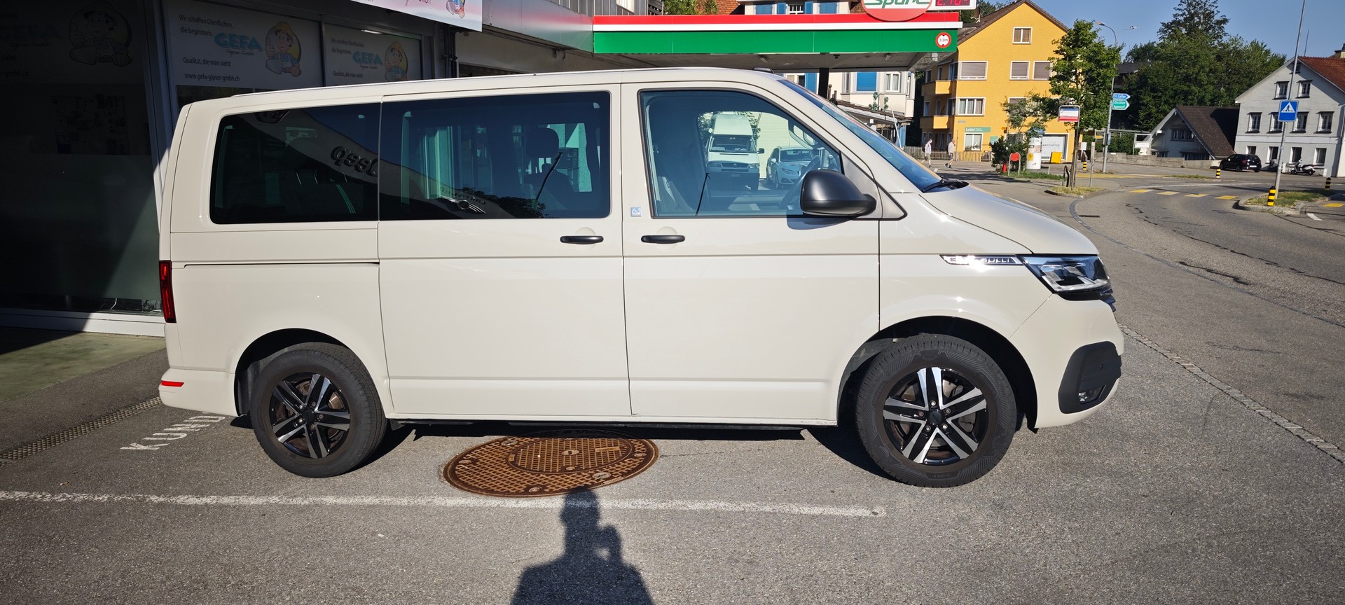 VW T6.1 Multivan 2.0 TDI Liberty Edition DSG-image-2