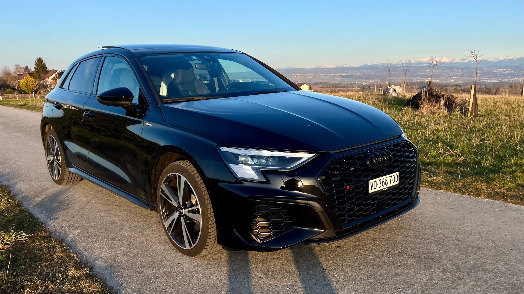 AUDI A3 Sportback 40 TFSI e S line S-tronic-image-1