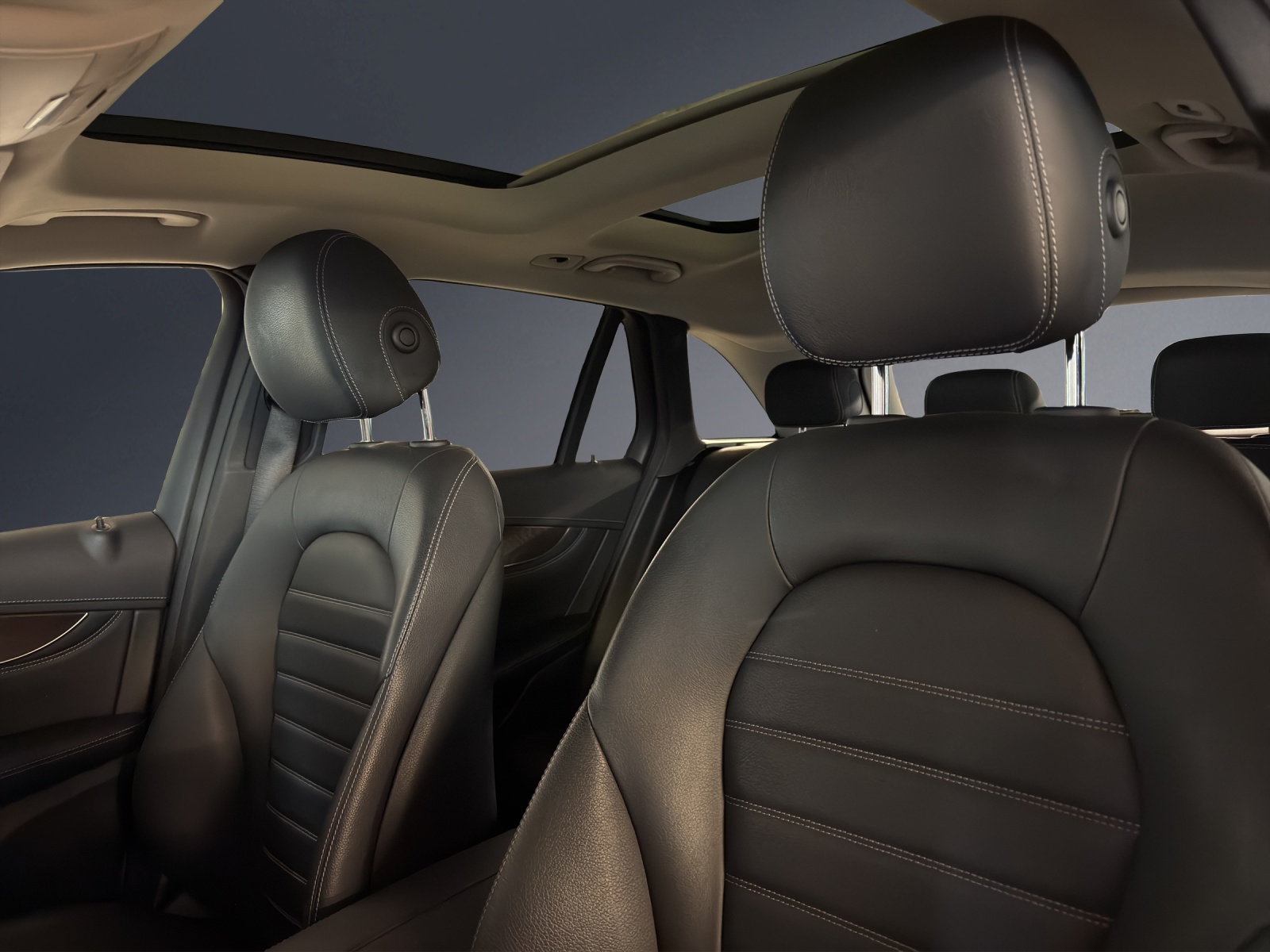 MERCEDES-BENZ GLC 250 AMG Line 4Matic-image-7