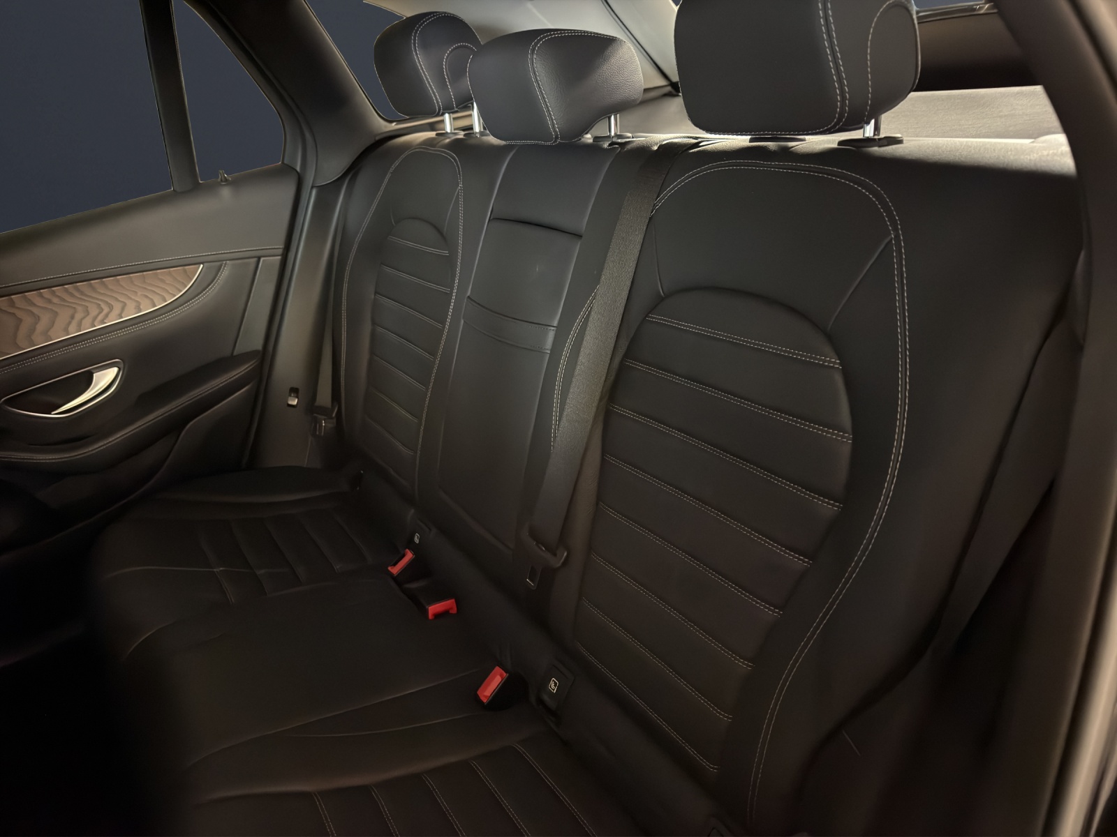 MERCEDES-BENZ GLC 250 AMG Line 4Matic-image-16