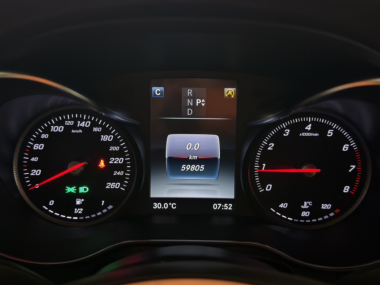 MERCEDES-BENZ GLC 250 AMG Line 4Matic-image-13