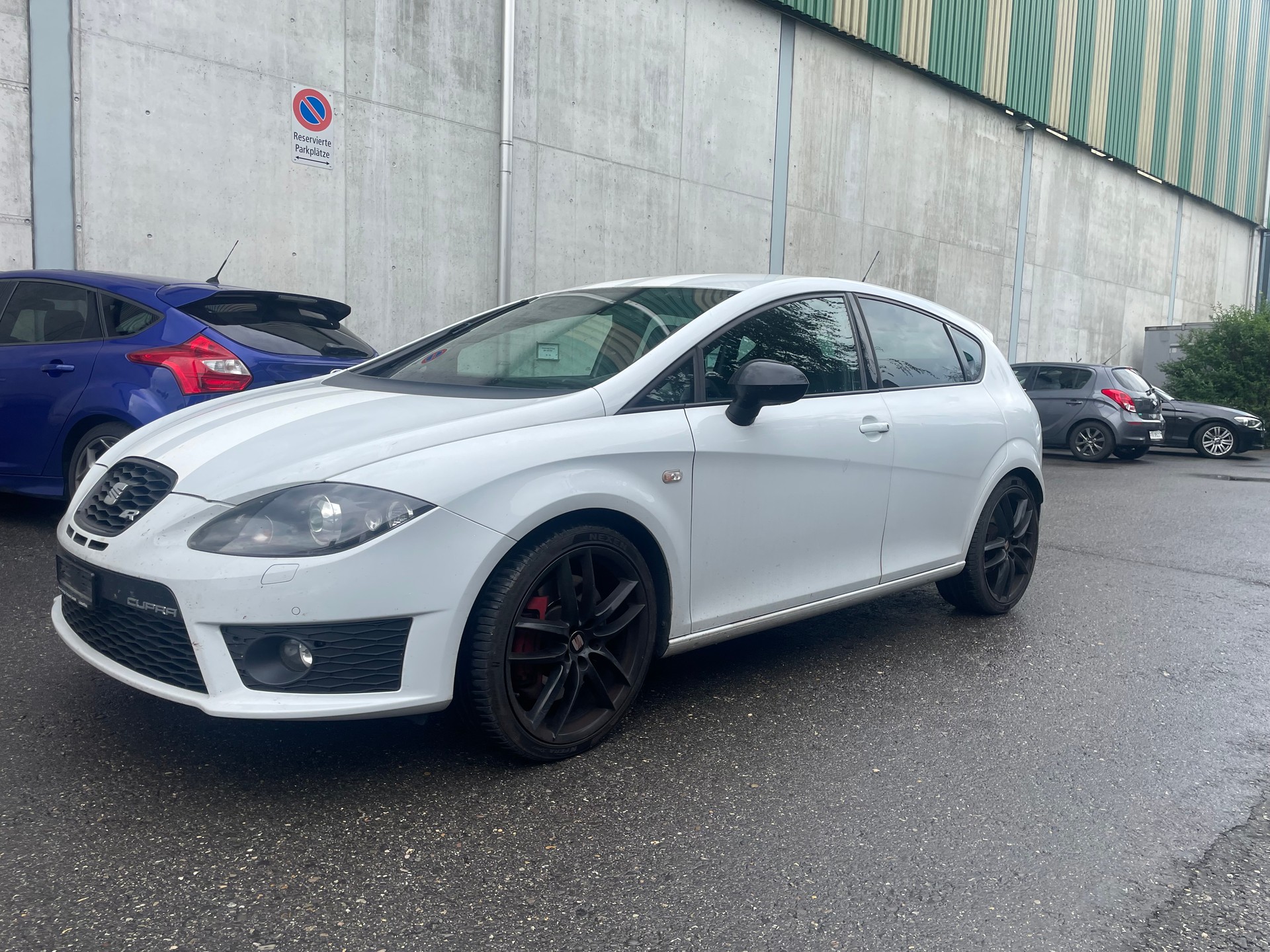 SEAT Leon 2.0 TSI Cupra R-image-1