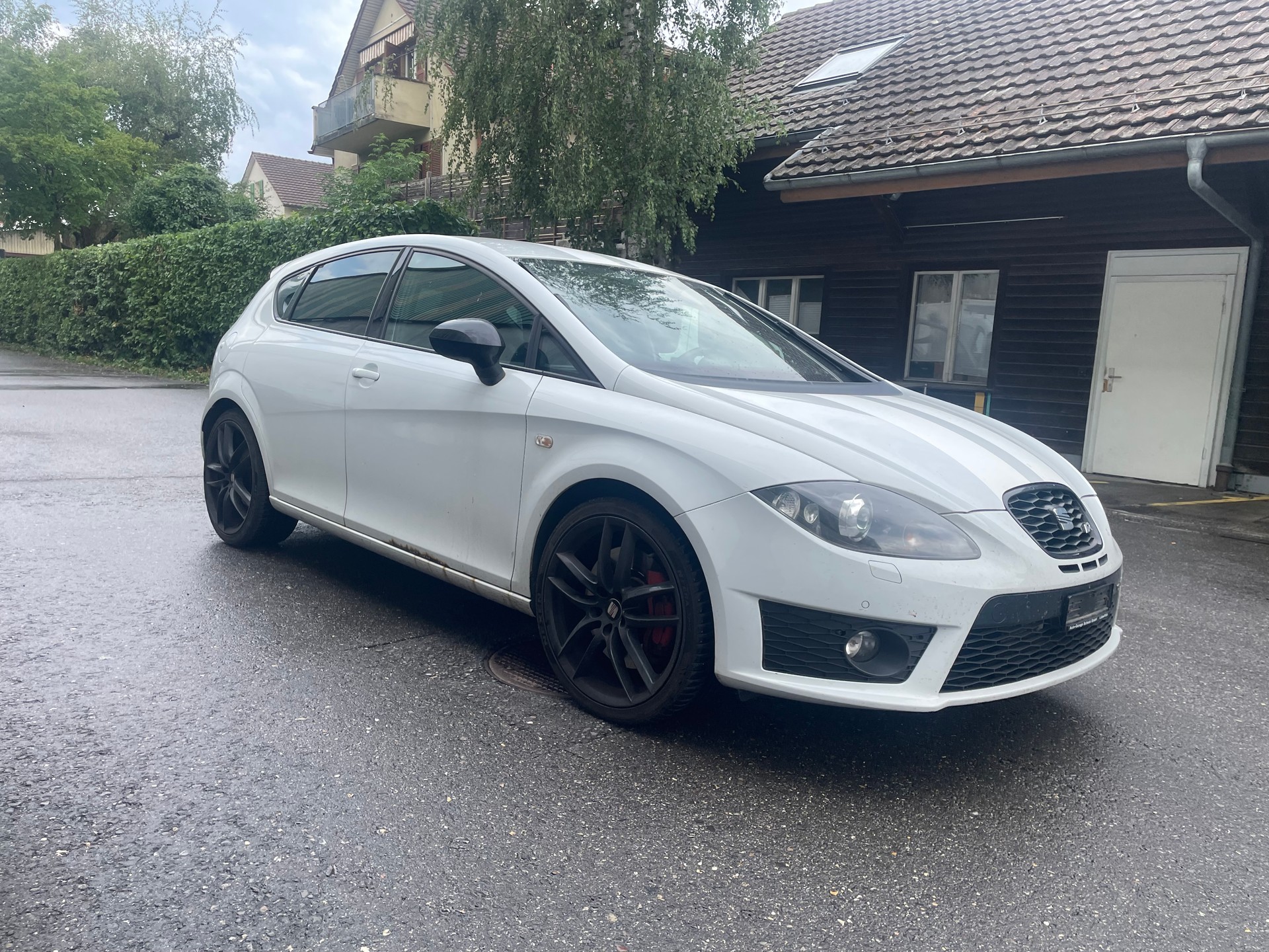 SEAT Leon 2.0 TSI Cupra R-image-2