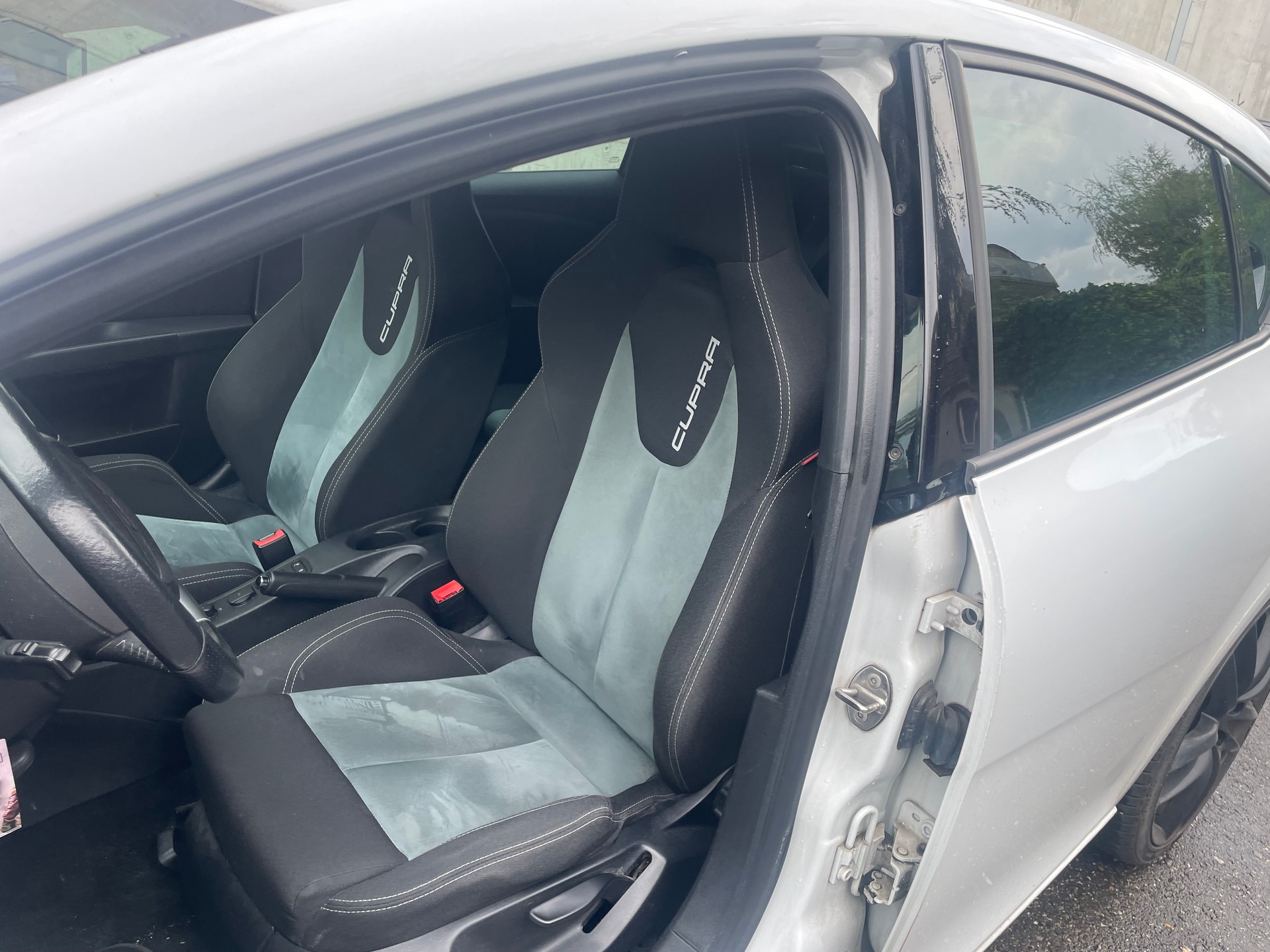 SEAT Leon 2.0 TSI Cupra R-image-6