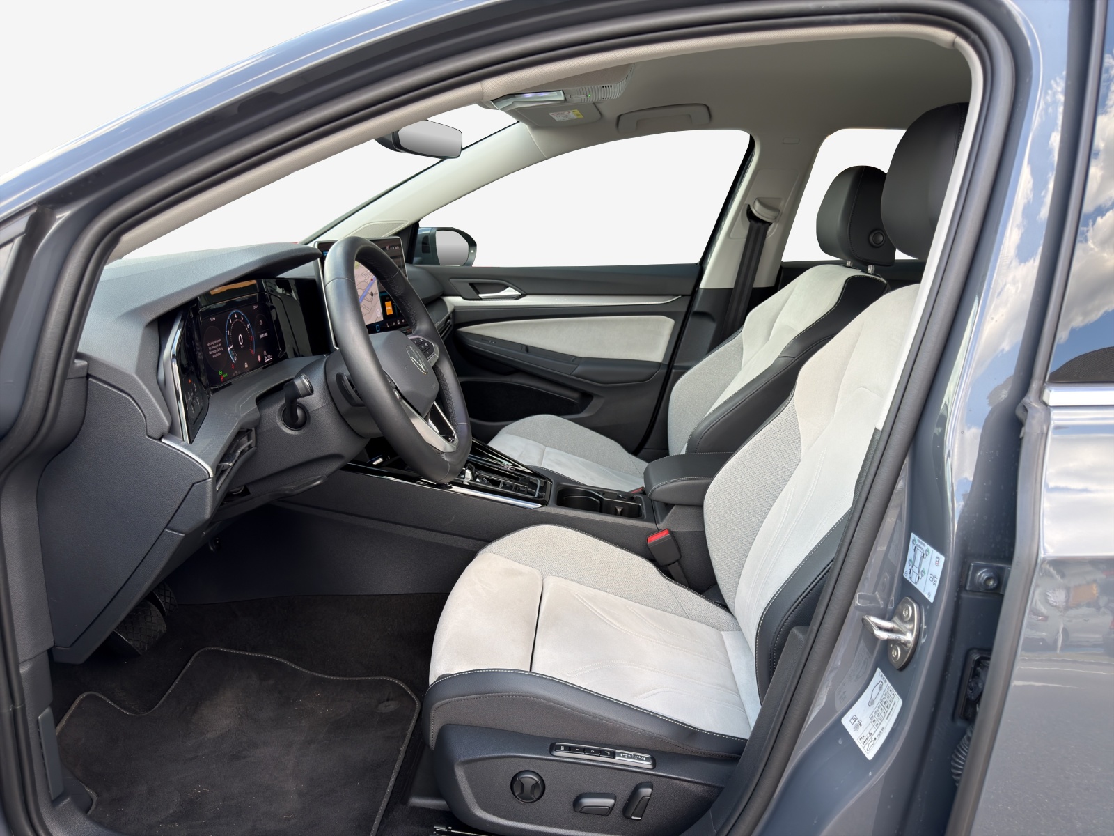 VW Golf 1.5 e TSI mHEV Style DSG-image-7
