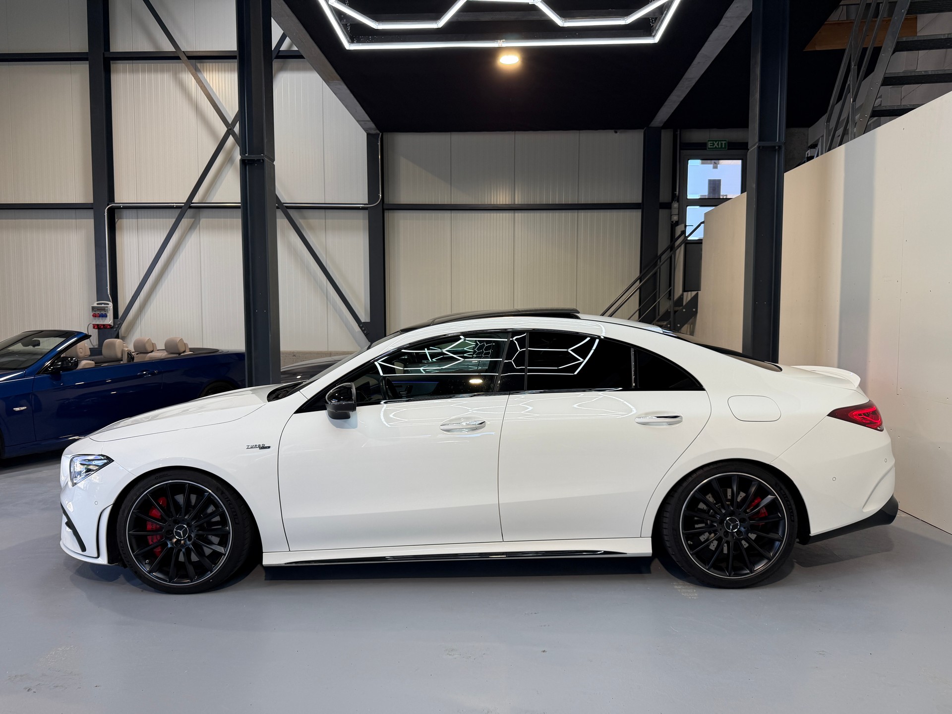 MERCEDES-BENZ CLA 35 AMG 4Matic 7G-DCT-image-4