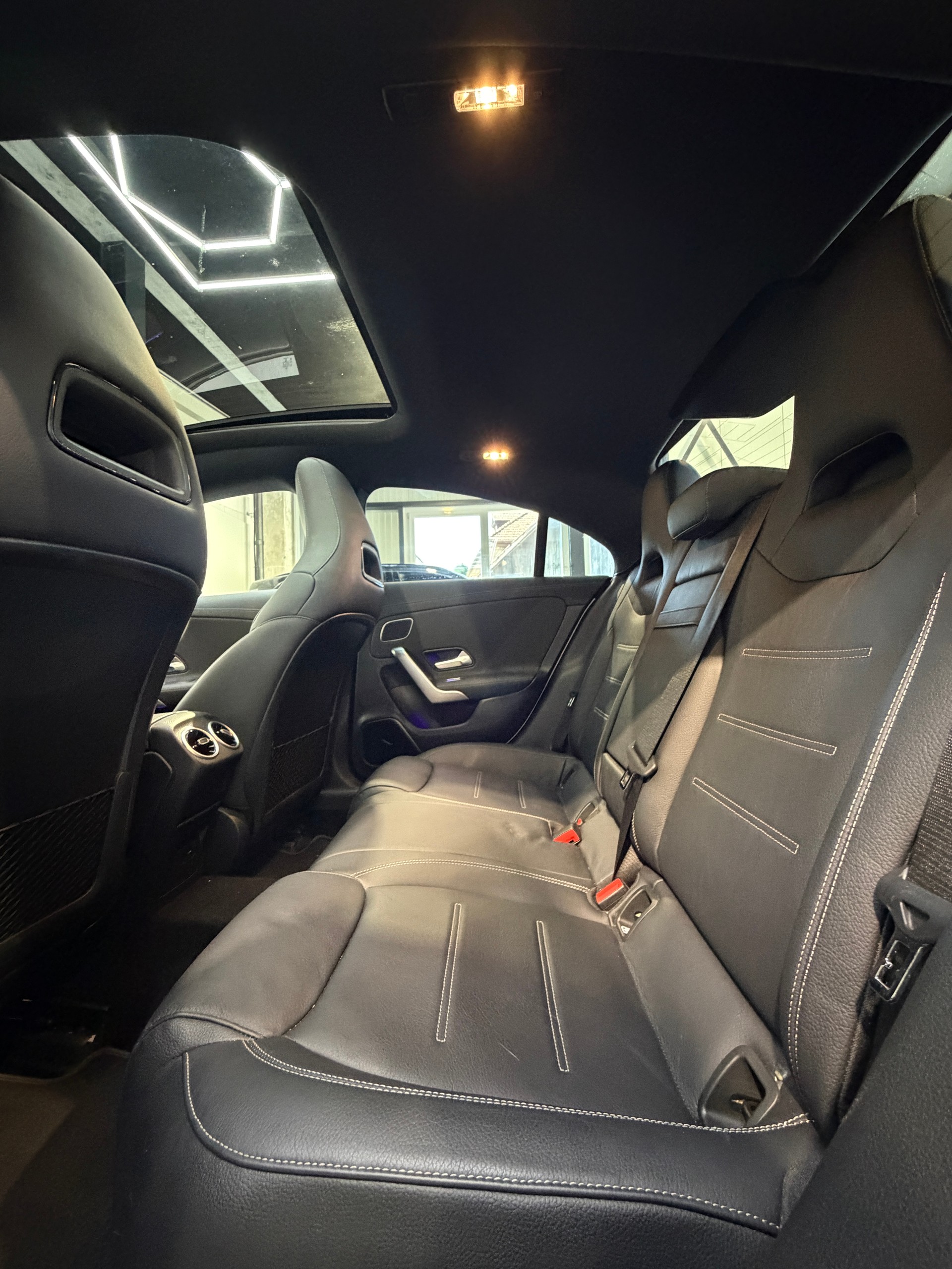 MERCEDES-BENZ CLA 35 AMG 4Matic 7G-DCT-image-12