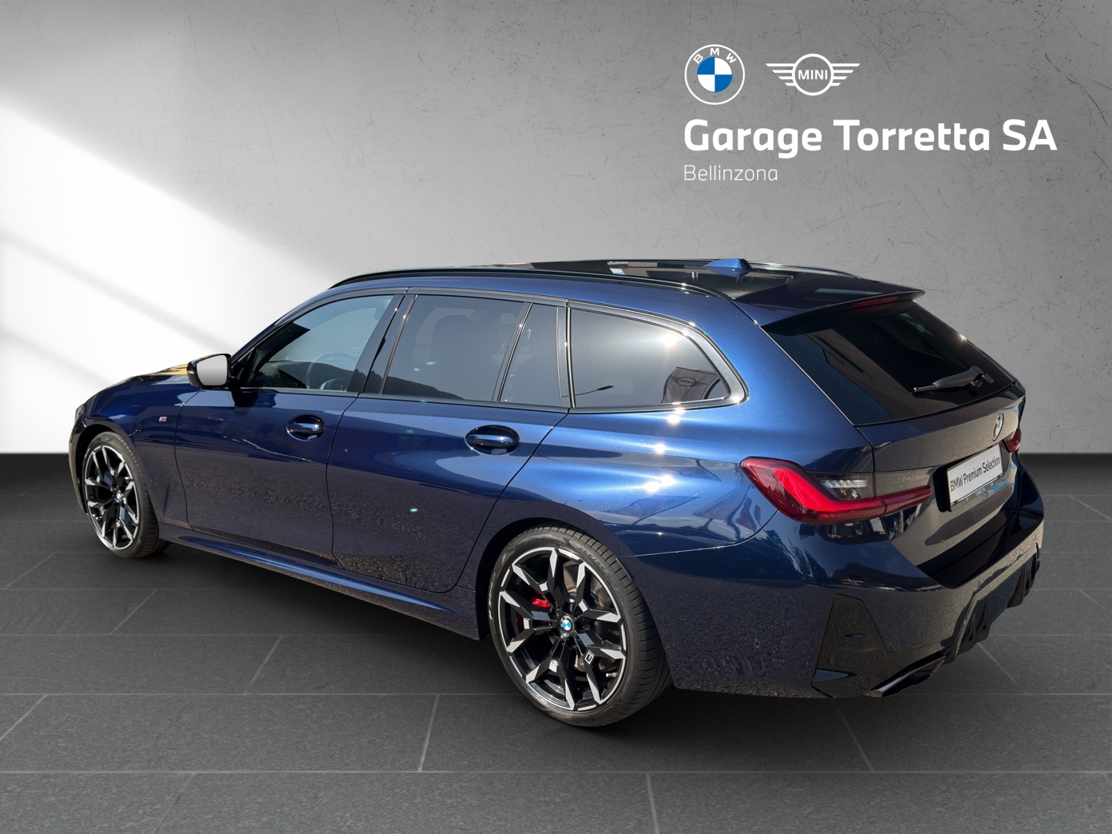 BMW M340d xDrive 48V Touring Steptronic M Sport Pro-showroom-element-2