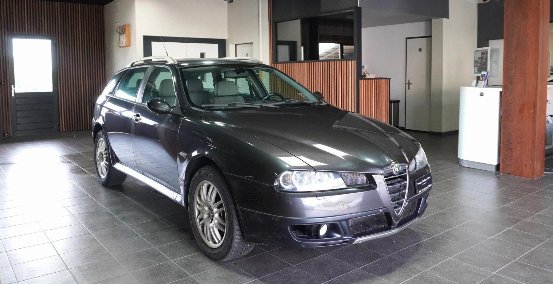 ALFA ROMEO 156 Sportwagon 1.9 JTD Crosswagon Q4-image-1
