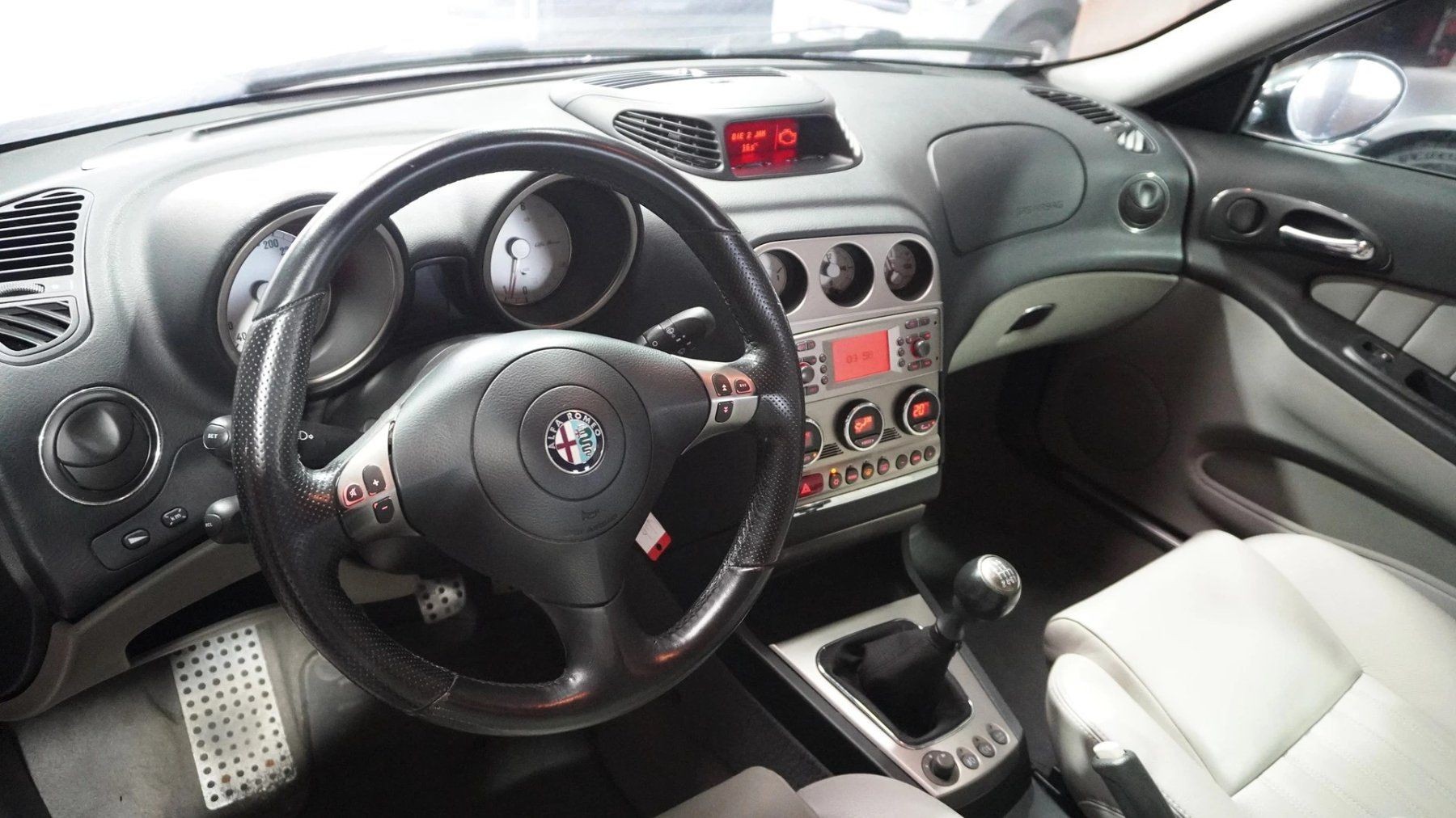 ALFA ROMEO 156 Sportwagon 1.9 JTD Crosswagon Q4-image-4