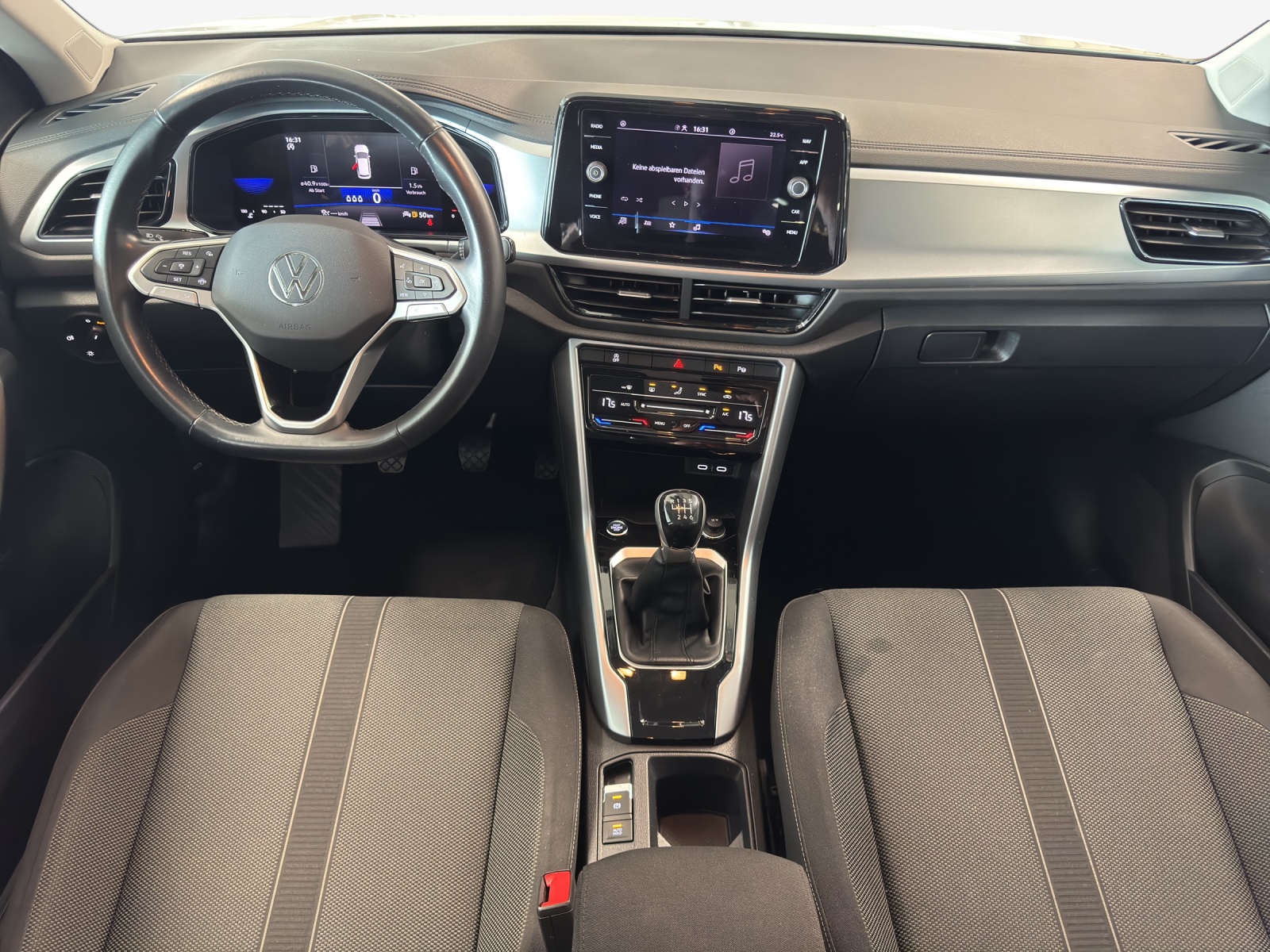 VW T-Roc 1.5 TSI EVO Life-image-8