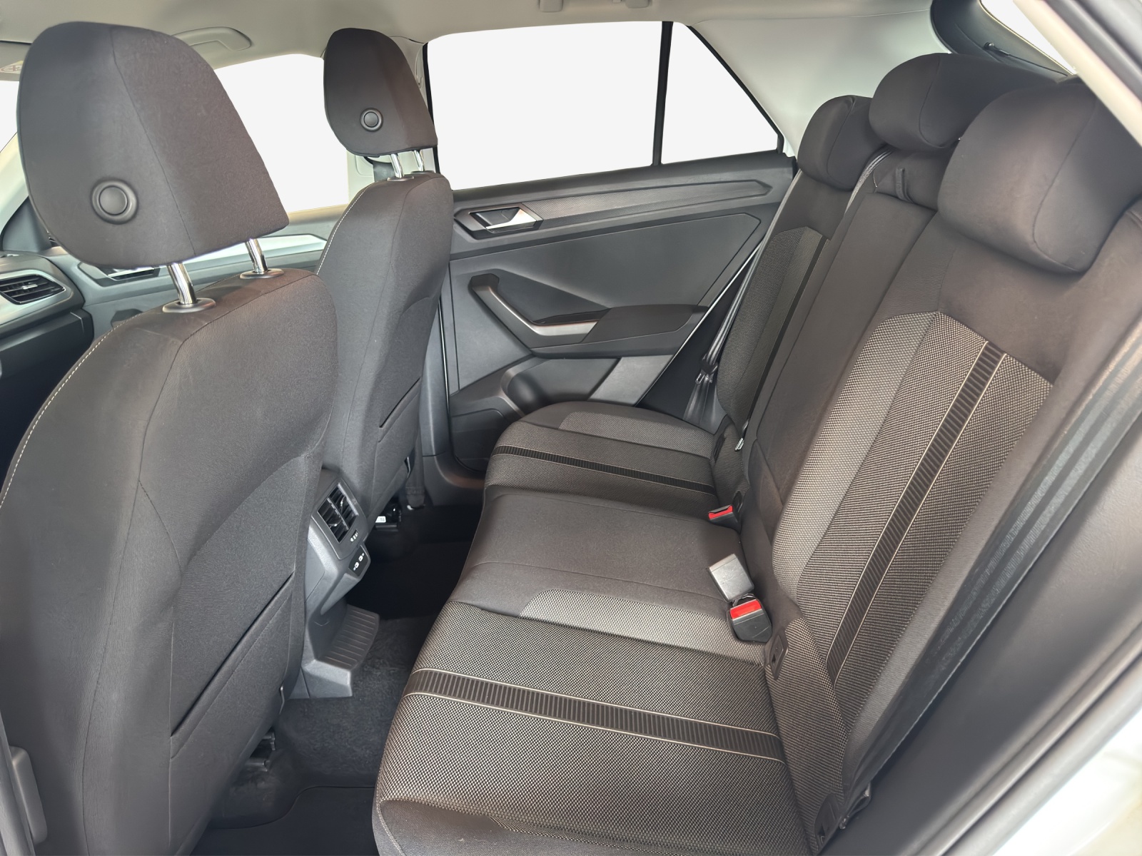VW T-Roc 1.5 TSI EVO Life-image-11