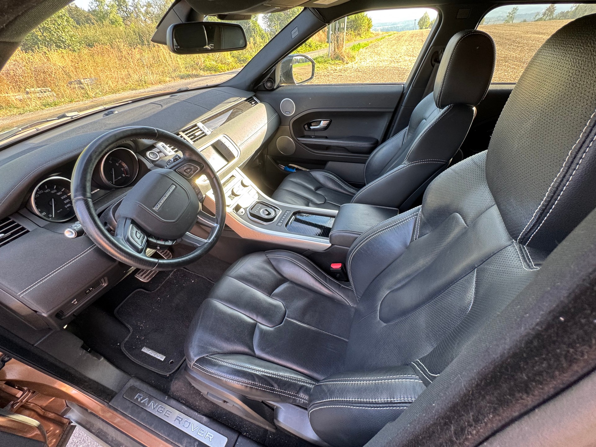LAND ROVER Range Rover Evoque 2.0 Si4 Dynamic AT9-image-13