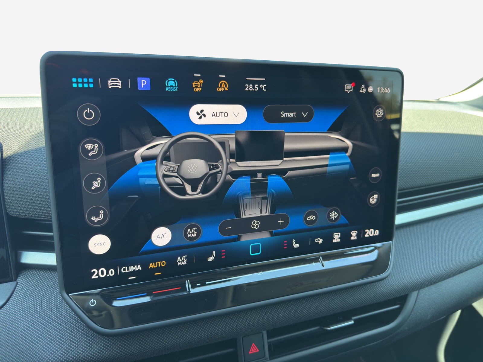 VW T-Roc 1.5 eTSI mHEV Life DSG-image-13