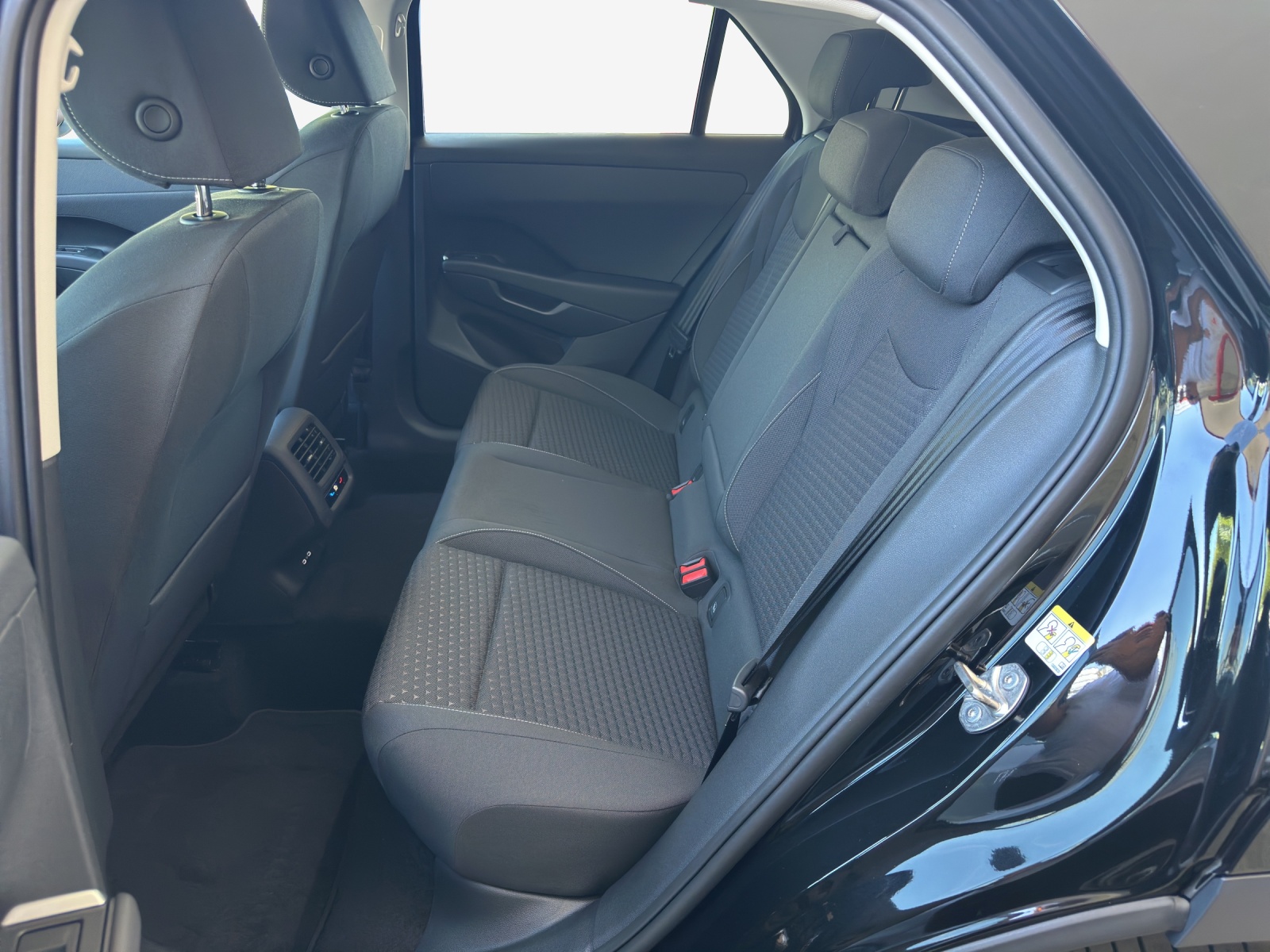 VW T-Roc 1.5 eTSI mHEV Life DSG-image-11