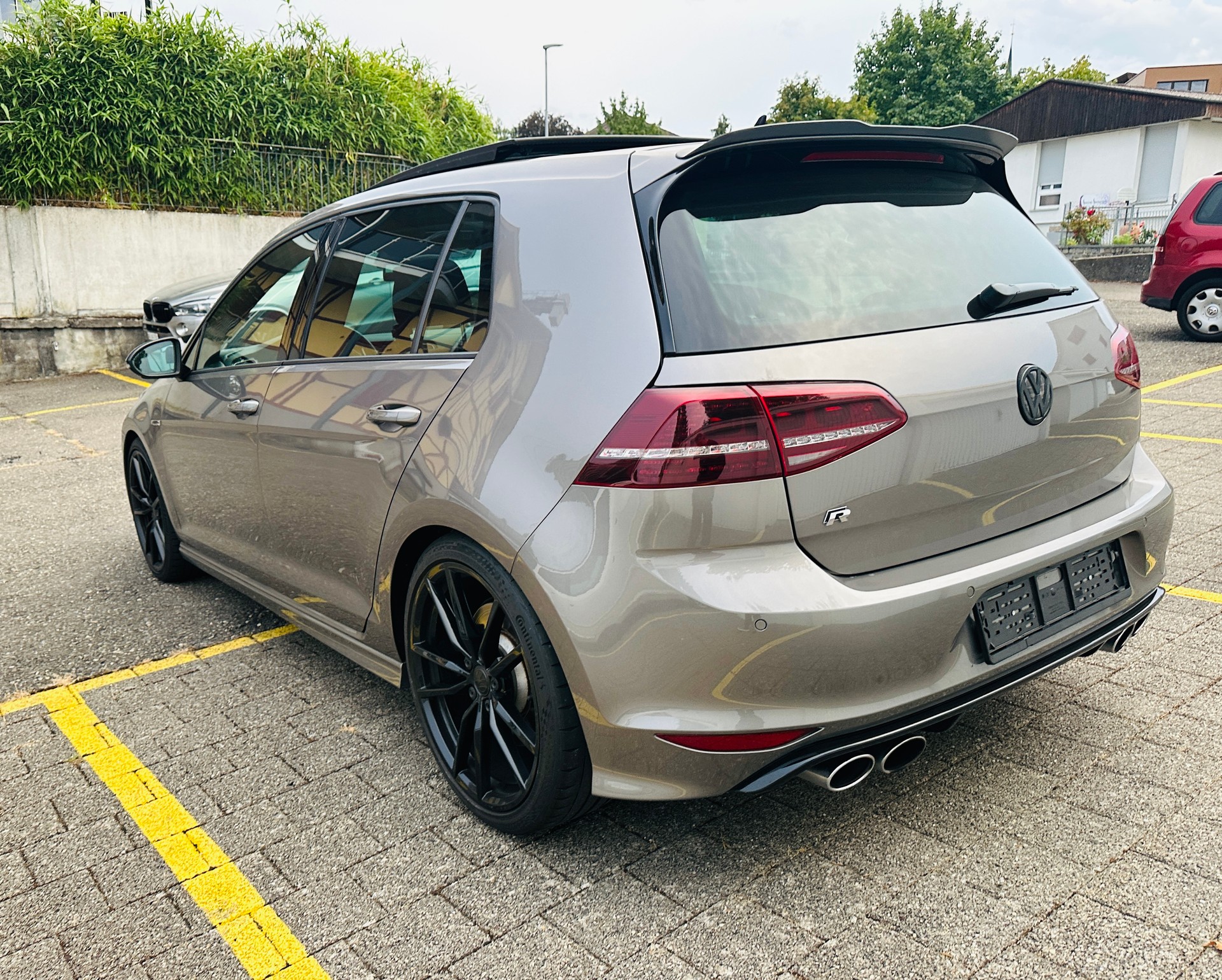 VW Golf 2.0 TSI R 4Motion DSG-image-4