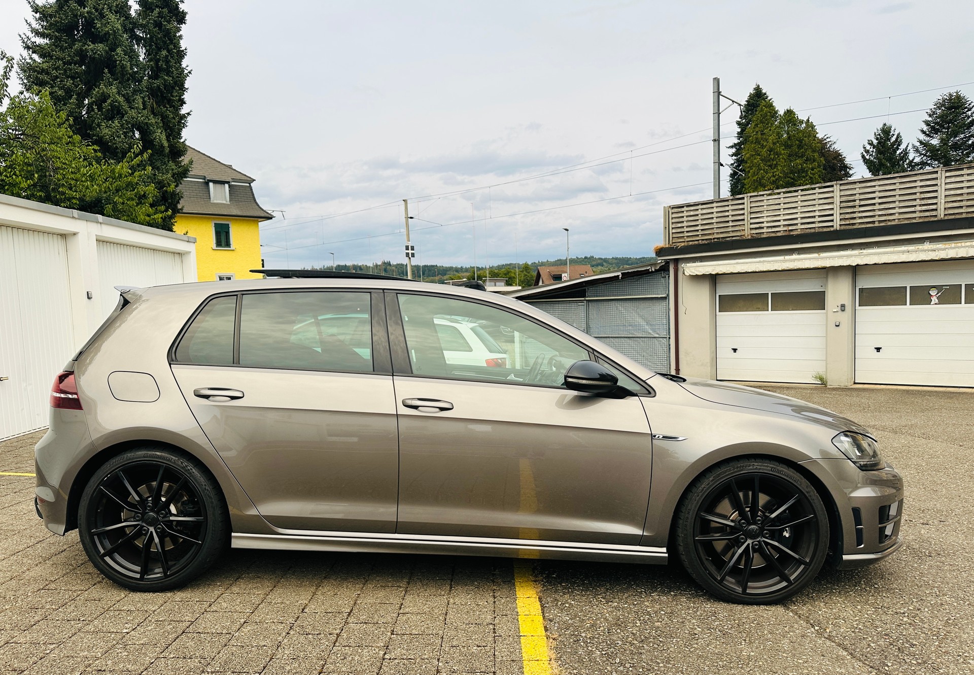 VW Golf 2.0 TSI R 4Motion DSG-image-5