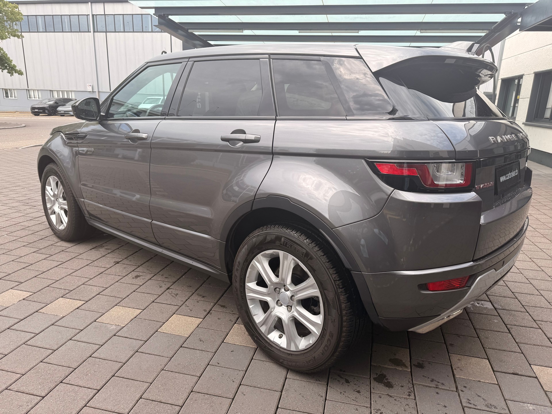 LAND ROVER Range Rover Evoque 2.0 TD4 SE Dynamic AT9-image-9