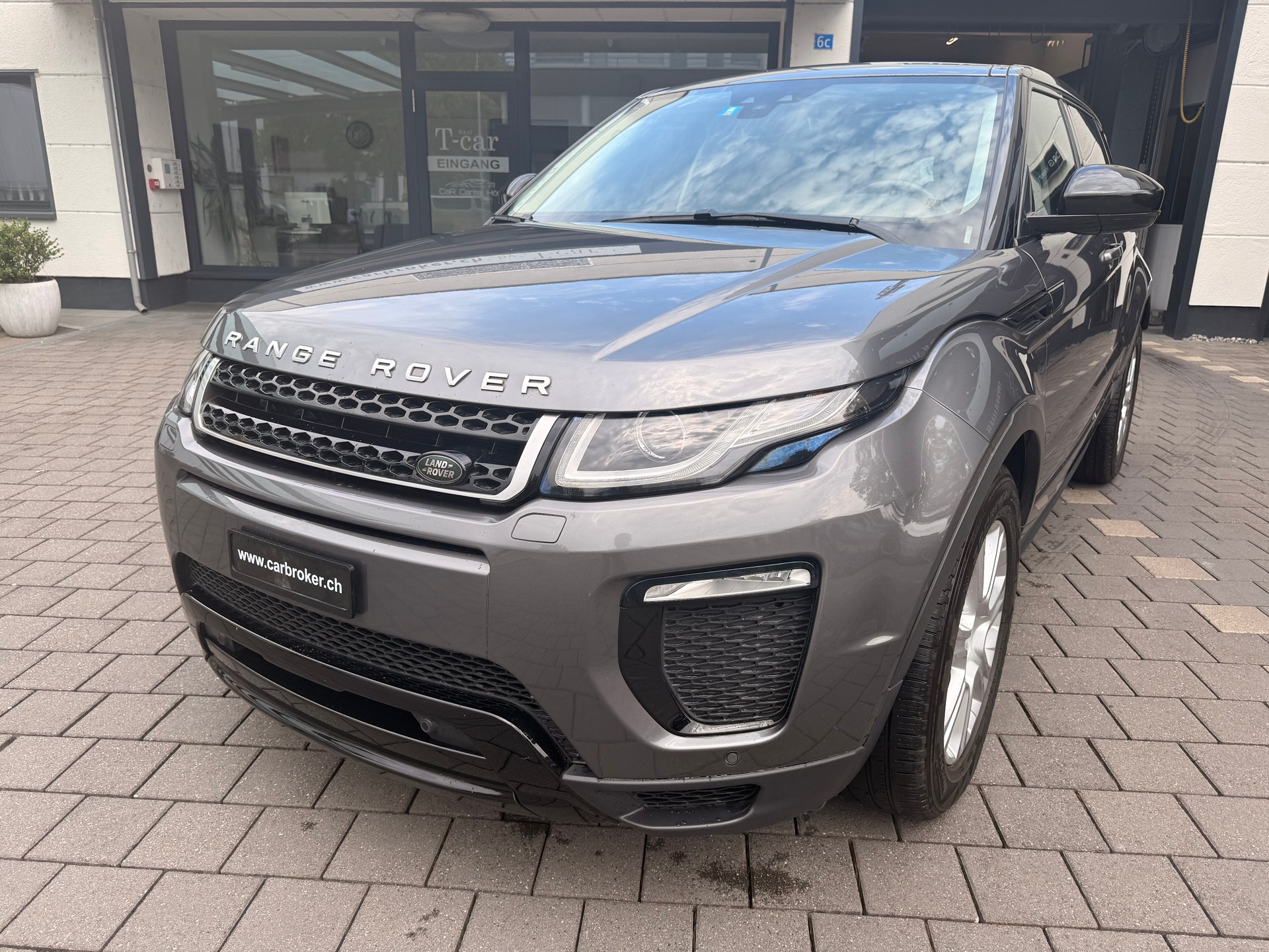 LAND ROVER Range Rover Evoque 2.0 TD4 SE Dynamic AT9-image-0