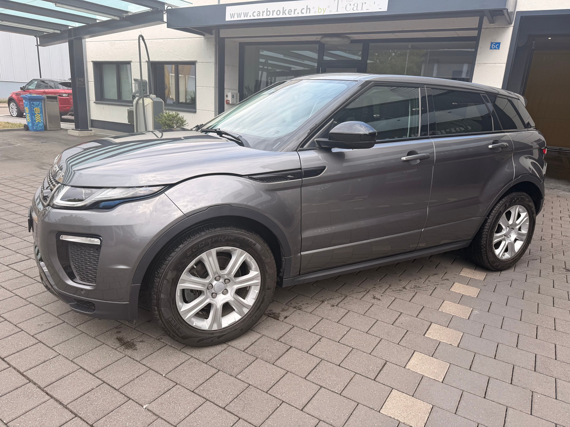 LAND ROVER Range Rover Evoque 2.0 TD4 SE Dynamic AT9-image-1