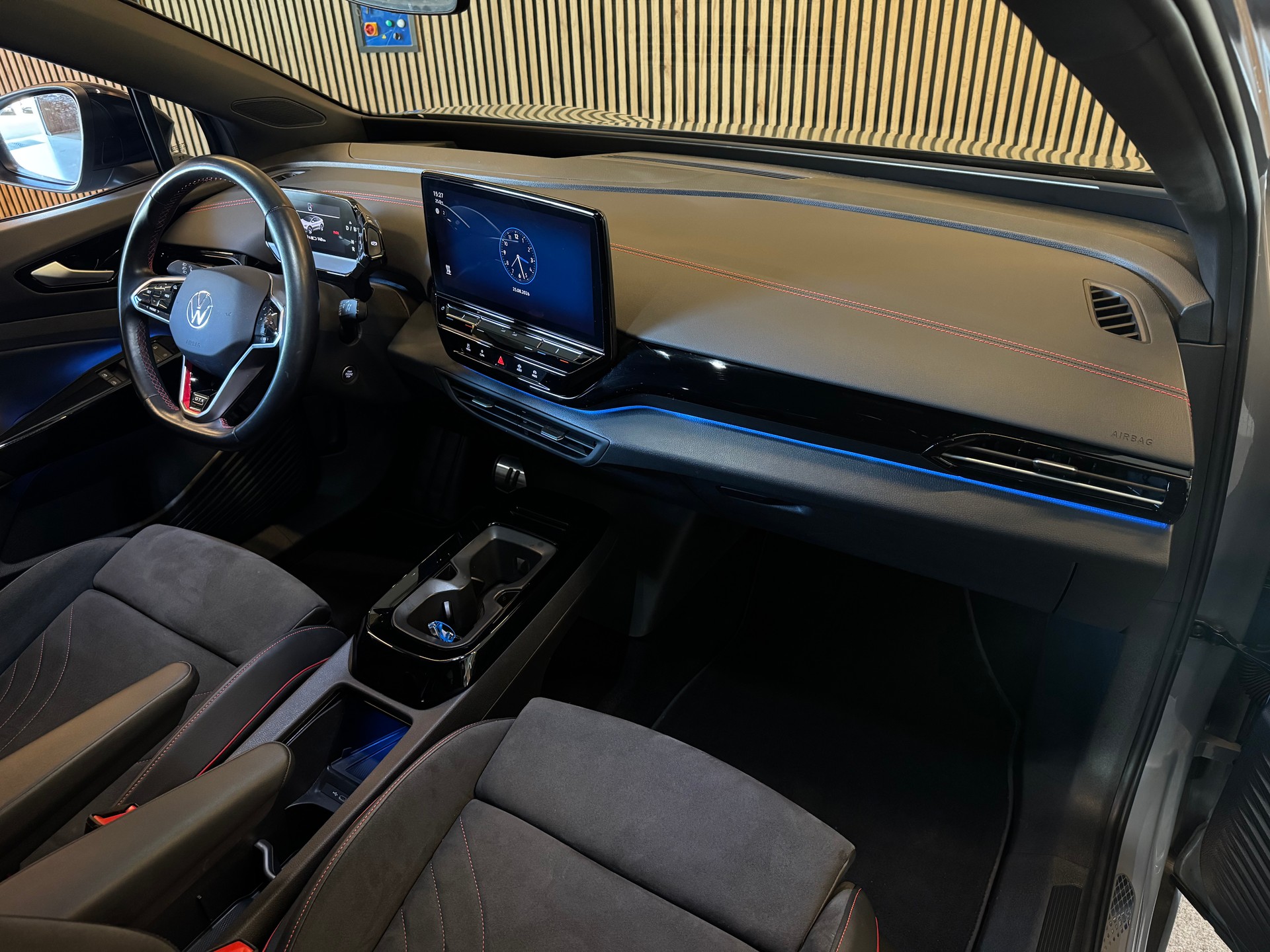 VW ID.5 GTX 4motion Sport Plus-image-12