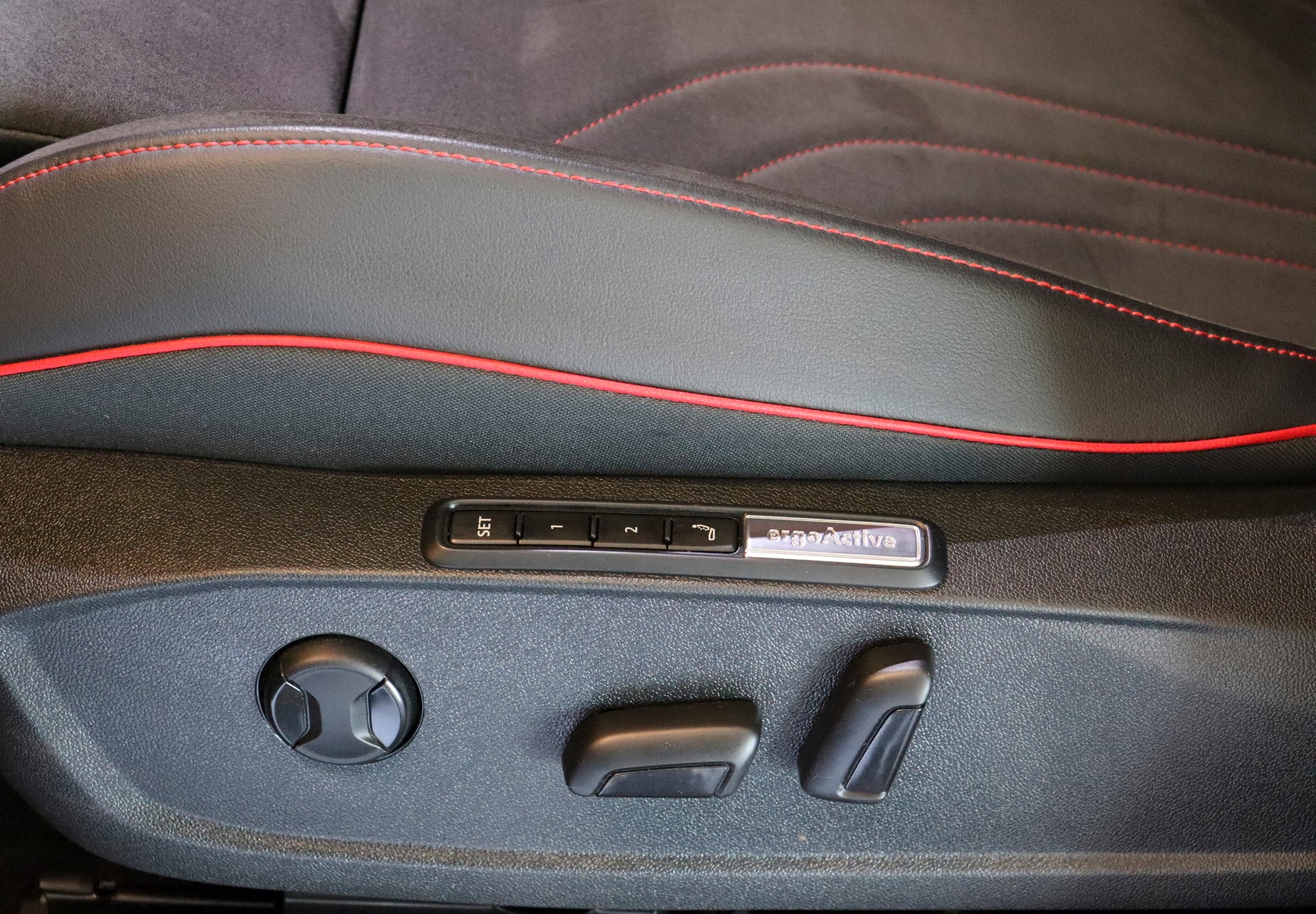 VW ID.5 GTX 4motion Sport Plus-image-12