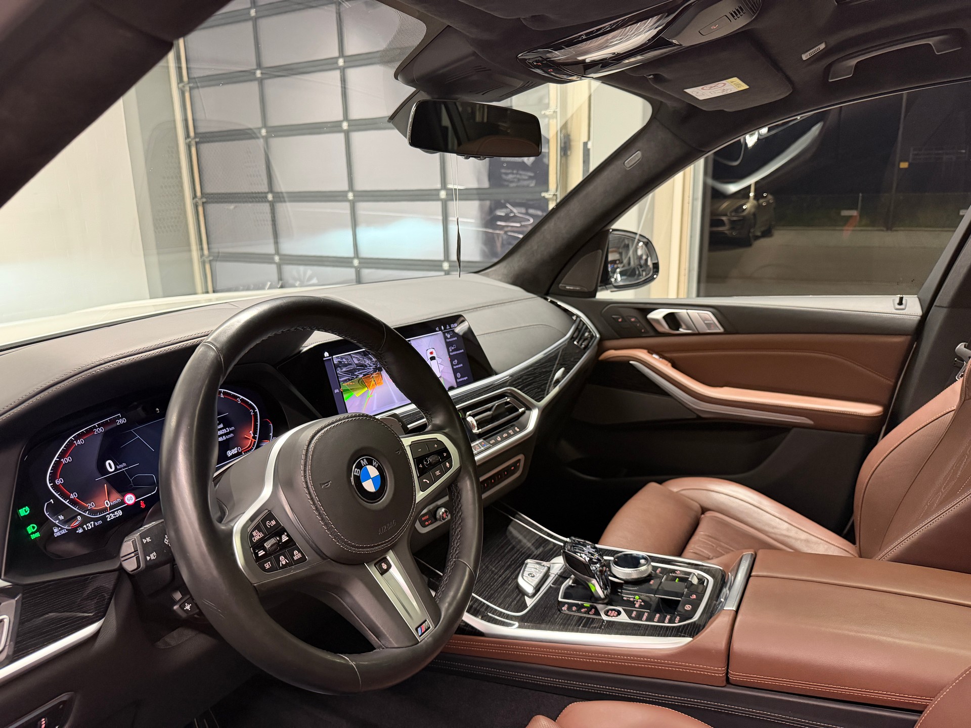 BMW X7 30d xDrive SAG M Sport *CH-Auto*Top Ausstattung*lückenlose Servicehistorie*Standheizung*Massage*-image-13