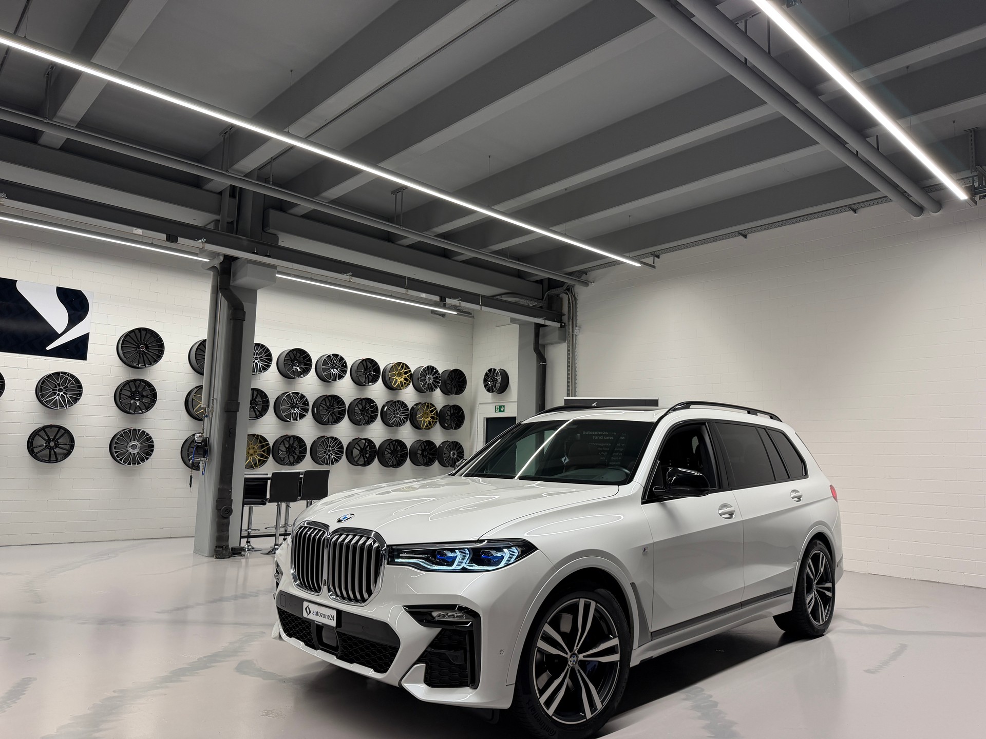 BMW X7 30d xDrive SAG M Sport *CH-Auto*Top Ausstattung*lückenlose Servicehistorie*Standheizung*Massage*-image-11