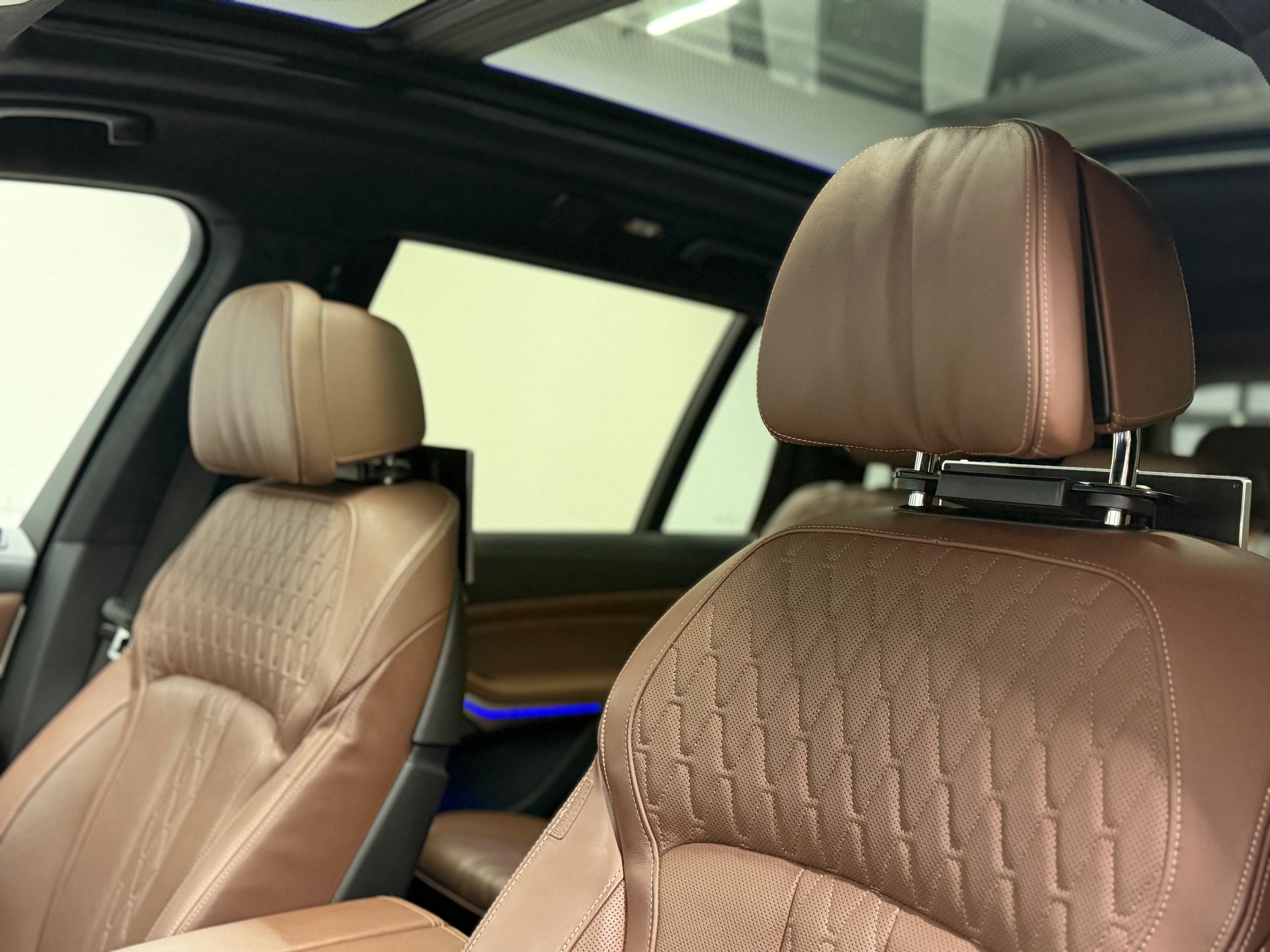 BMW X7 30d xDrive SAG M Sport *CH-Auto*Top Ausstattung*lückenlose Servicehistorie*Standheizung*Massage*-image-16