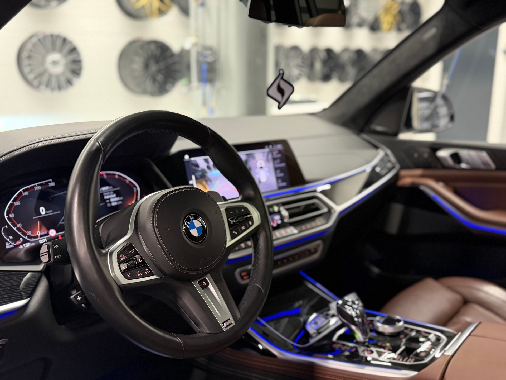 BMW X7 30d xDrive SAG M Sport *CH-Auto*Top Ausstattung*lückenlose Servicehistorie*Standheizung*Massage*-image-14