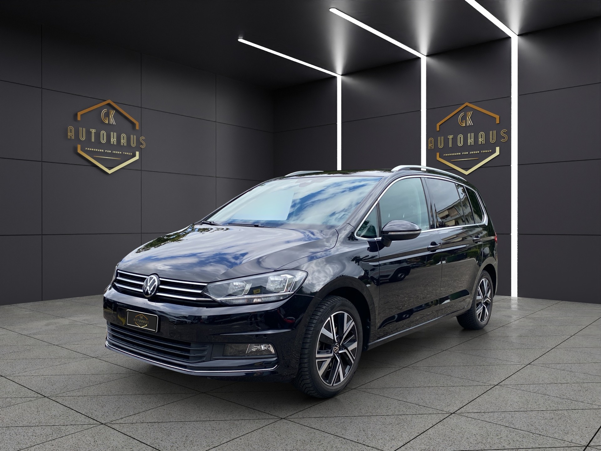 VW Touran 1.5 TSI EVO Comfortline DSG 7 Sitze-image-0