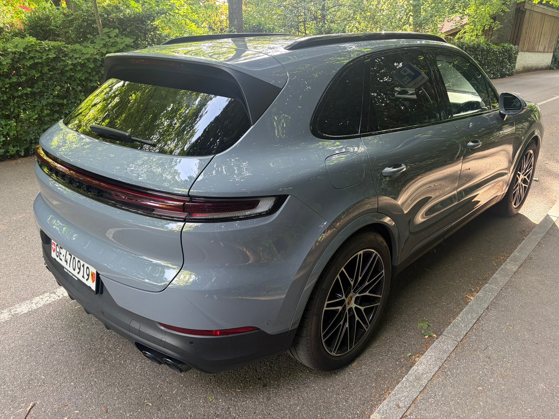 PORSCHE 4.0 V8 S-image-3
