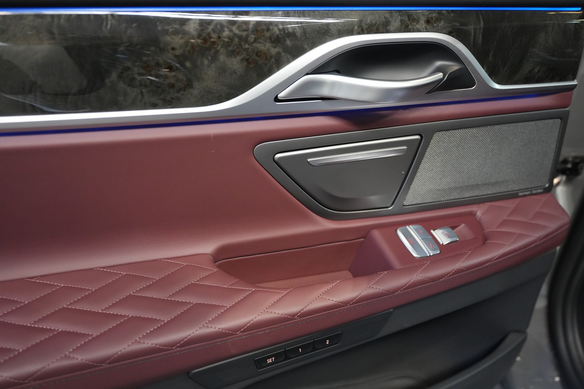 BMW 750i xDrive Steptronic-image-7