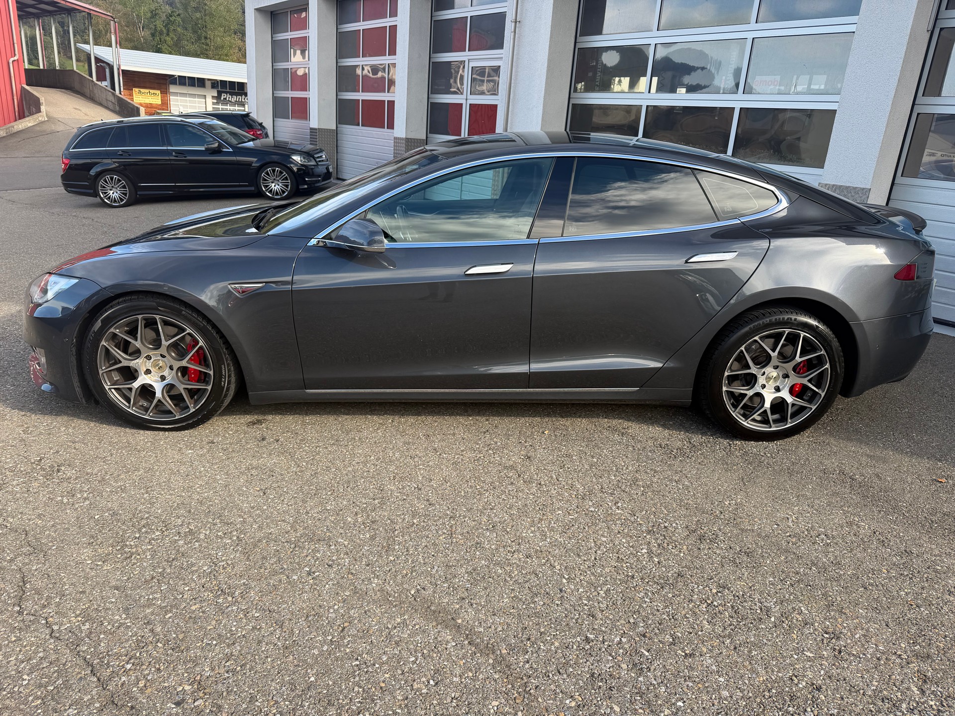 TESLA Model S 90 D Performance-showroom-element-1