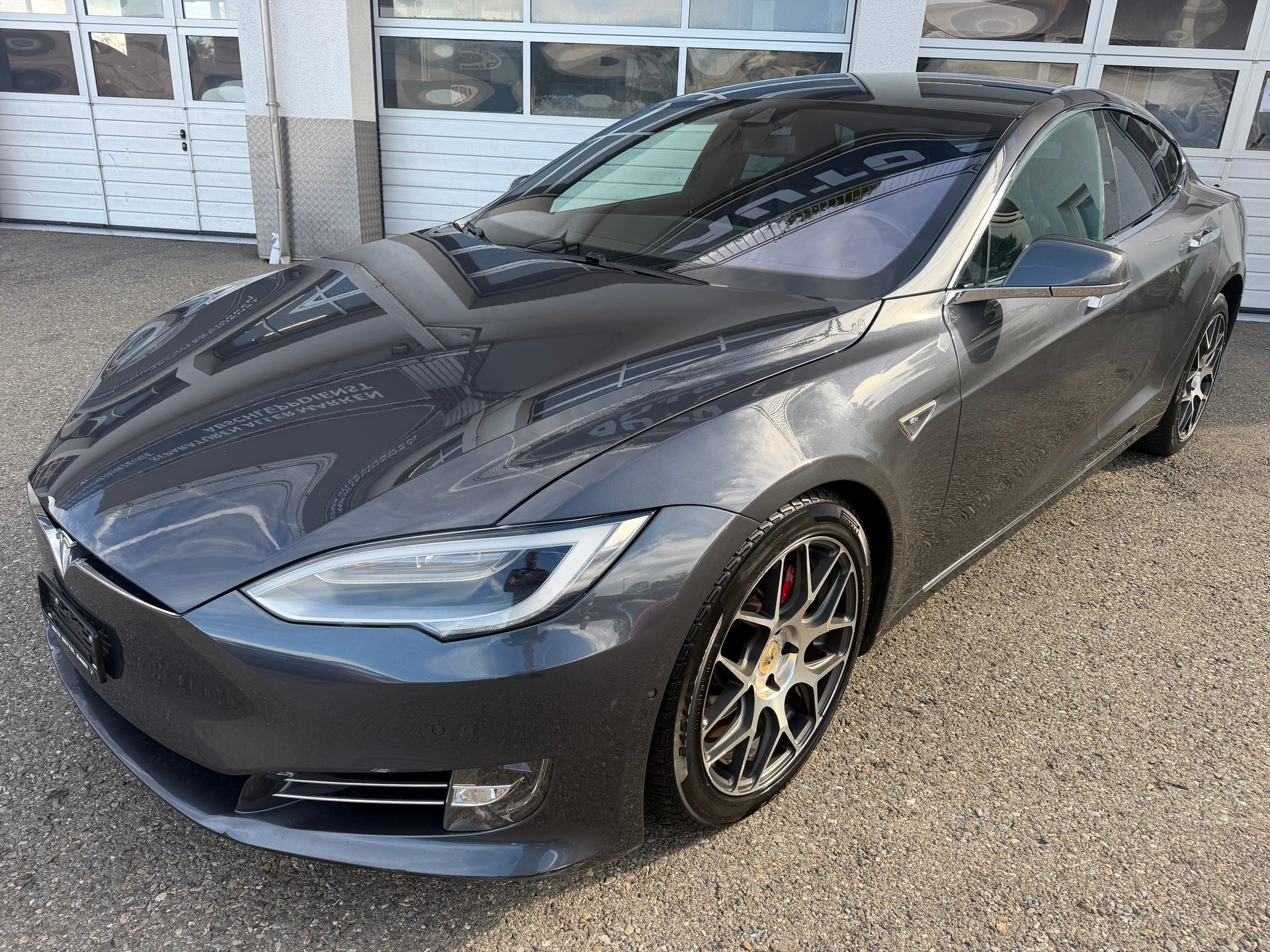 TESLA Model S 90 D Performance